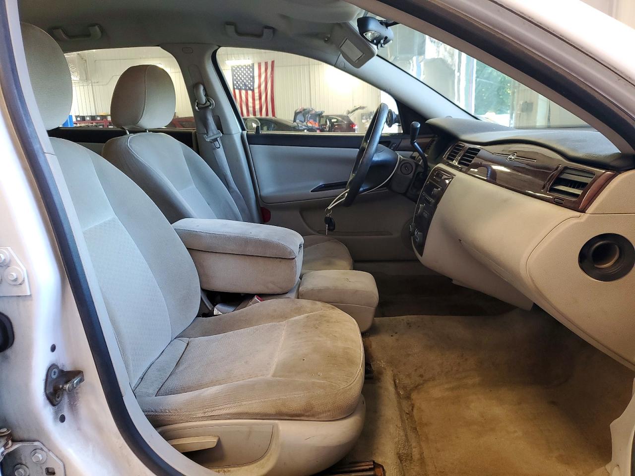 2010 Chevrolet Impala Ls White vin: 2G1WA5EN5A1249532