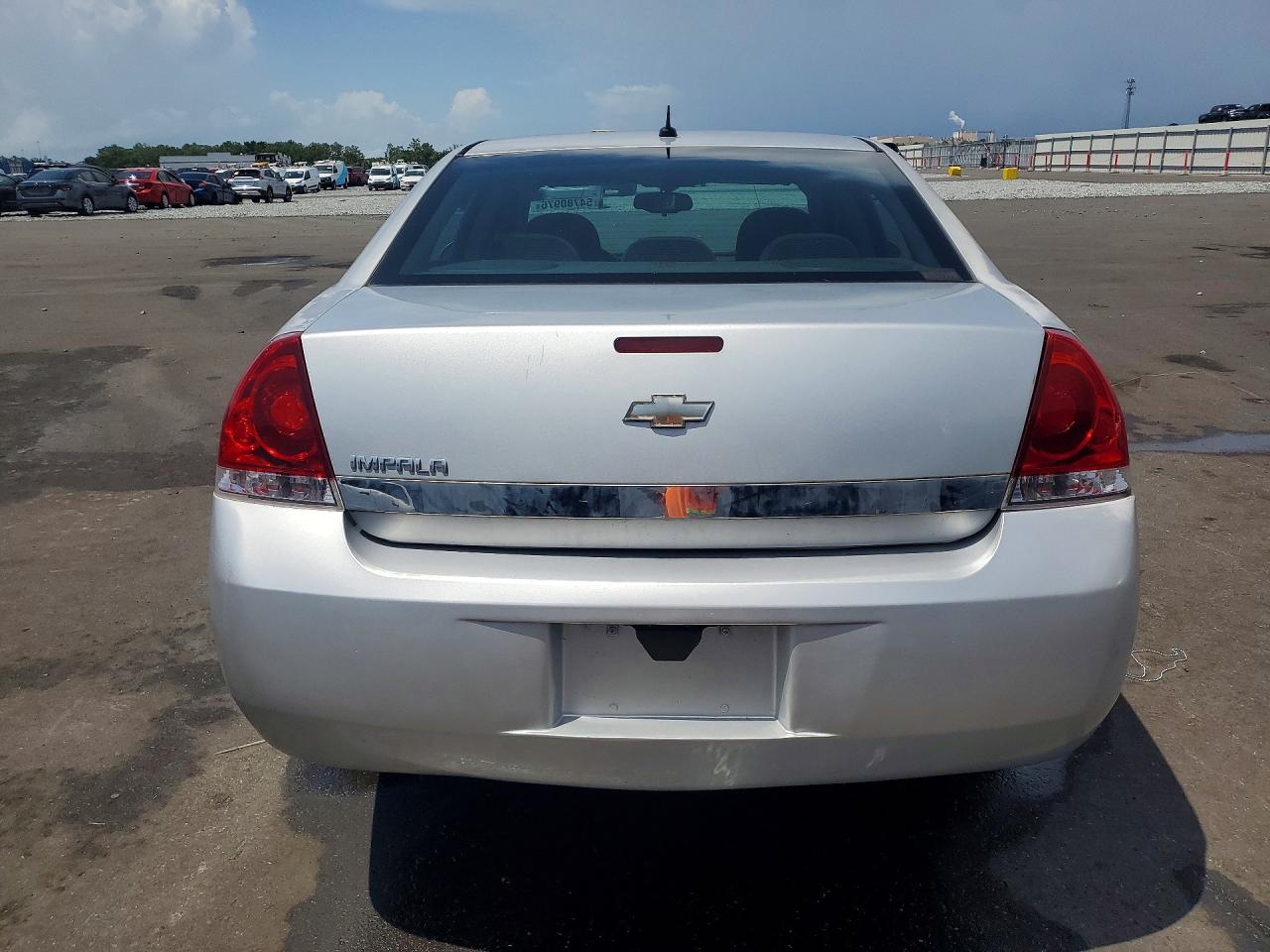 2010 Chevrolet Impala Ls Silver vin: 2G1WA5EN6A1152582
