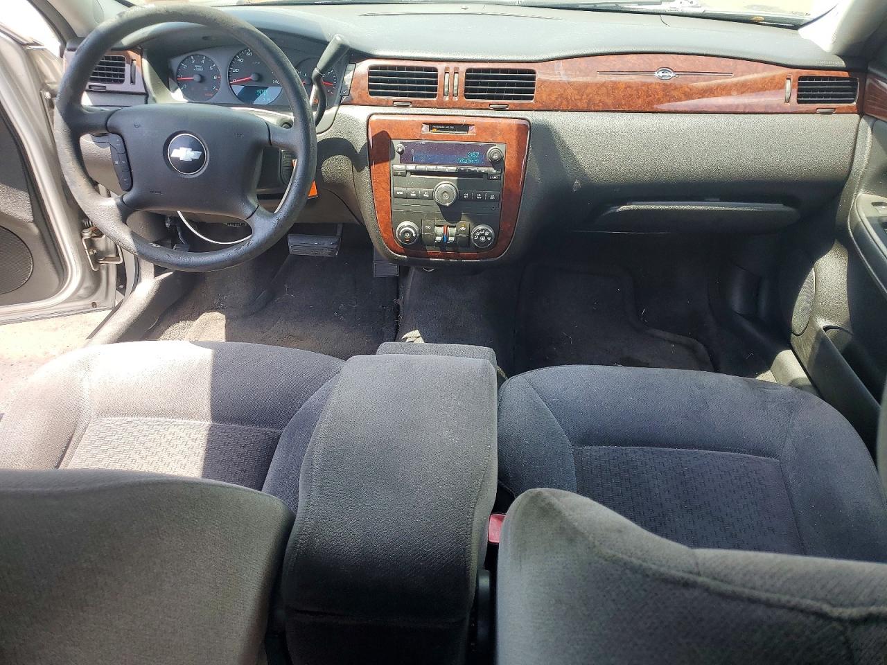 2010 Chevrolet Impala Ls Silver vin: 2G1WA5EN6A1152582
