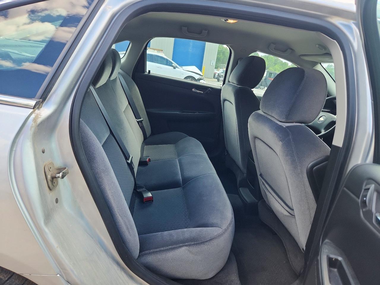 2010 Chevrolet Impala Ls Silver vin: 2G1WA5EN9A1101142