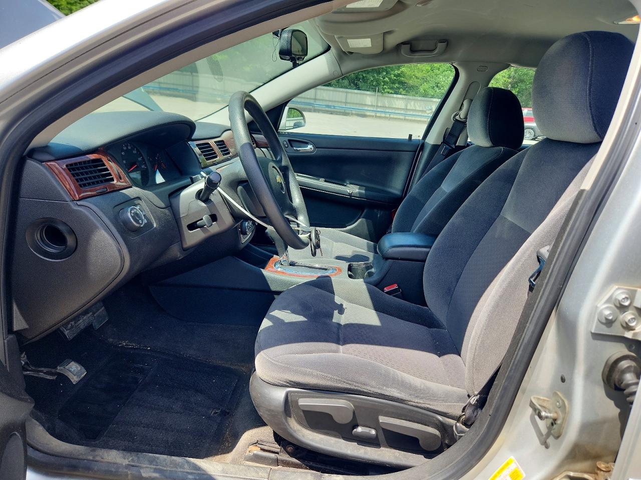 2010 Chevrolet Impala Ls Silver vin: 2G1WA5EN9A1101142