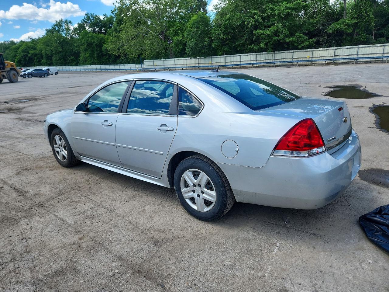 2010 Chevrolet Impala Ls Silver vin: 2G1WA5EN9A1101142