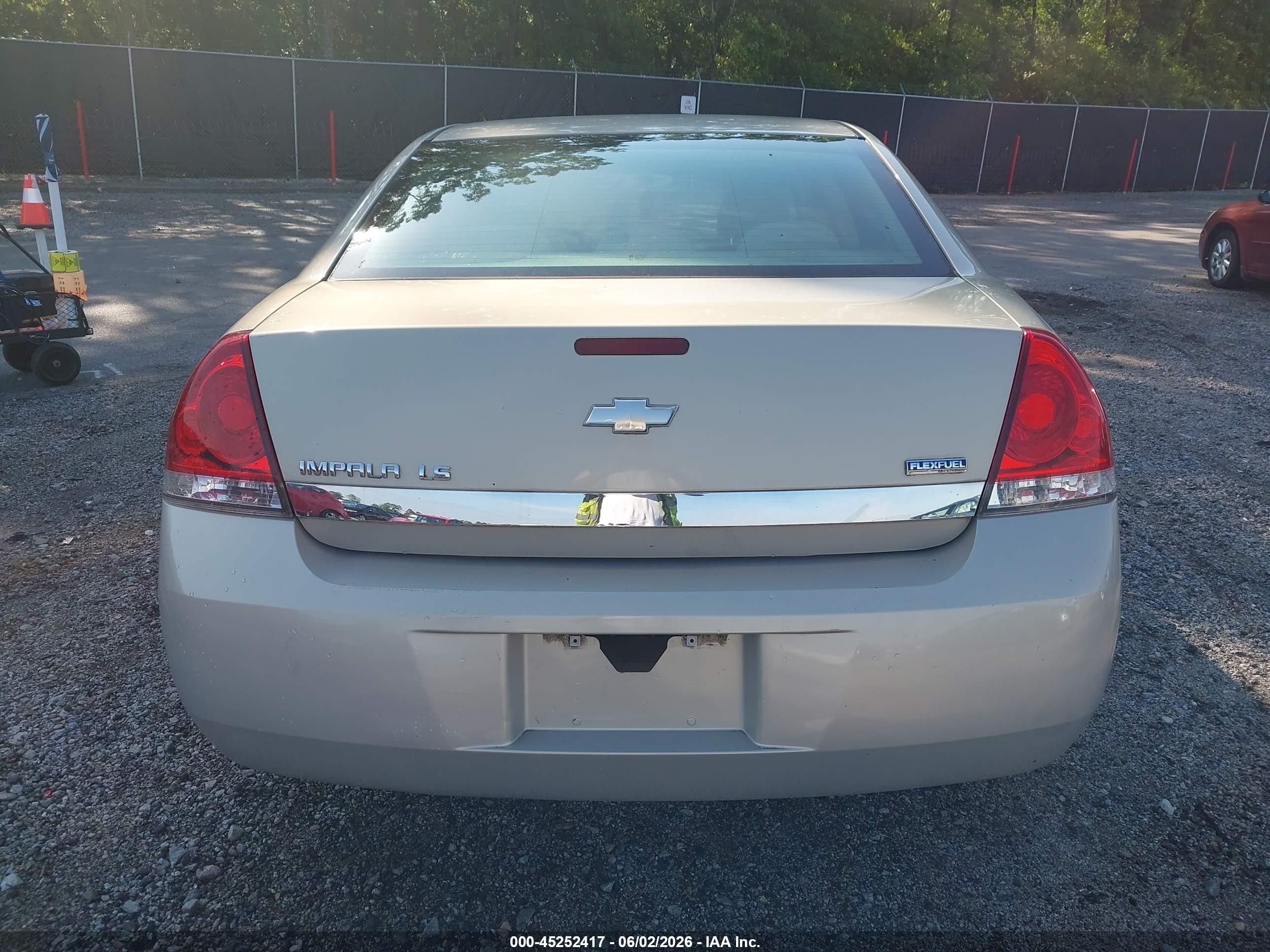 2008 Chevrolet Impala Ls Gray vin: 2G1WB55K181347728