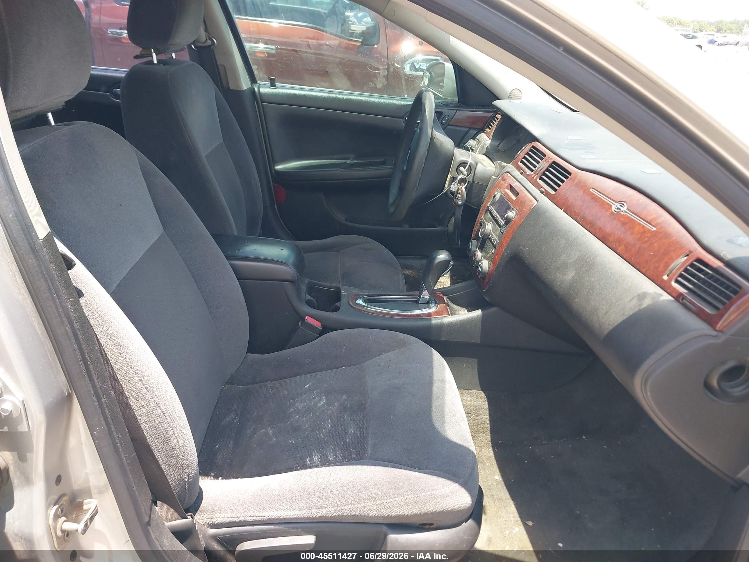 2008 Chevrolet Impala Ls Серый vin: 2G1WB55K381312009