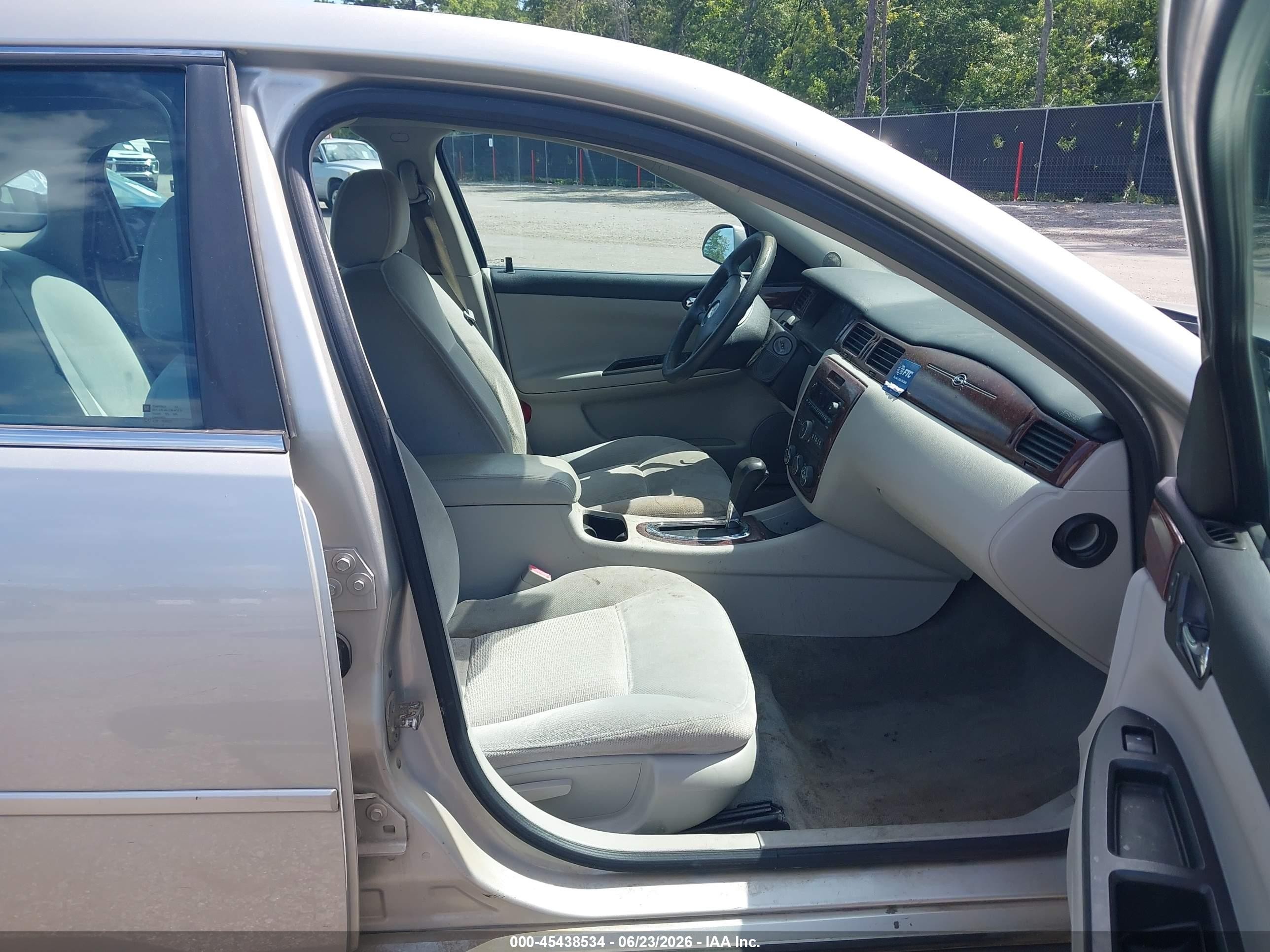 2008 Chevrolet Impala Ls Серебряный vin: 2G1WB55K781254499