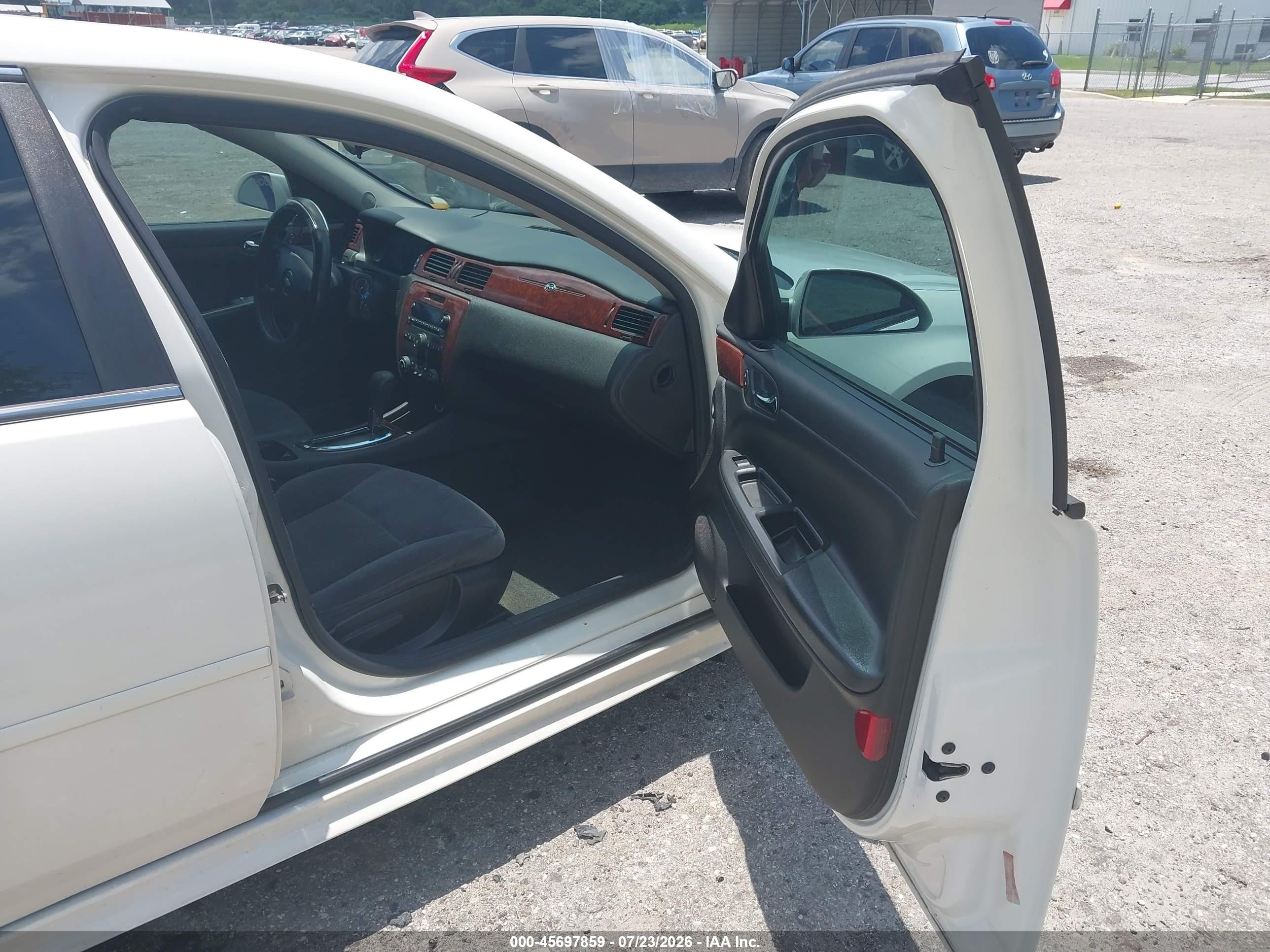 2009 Chevrolet Impala Ls Белый vin: 2G1WB57K091203960