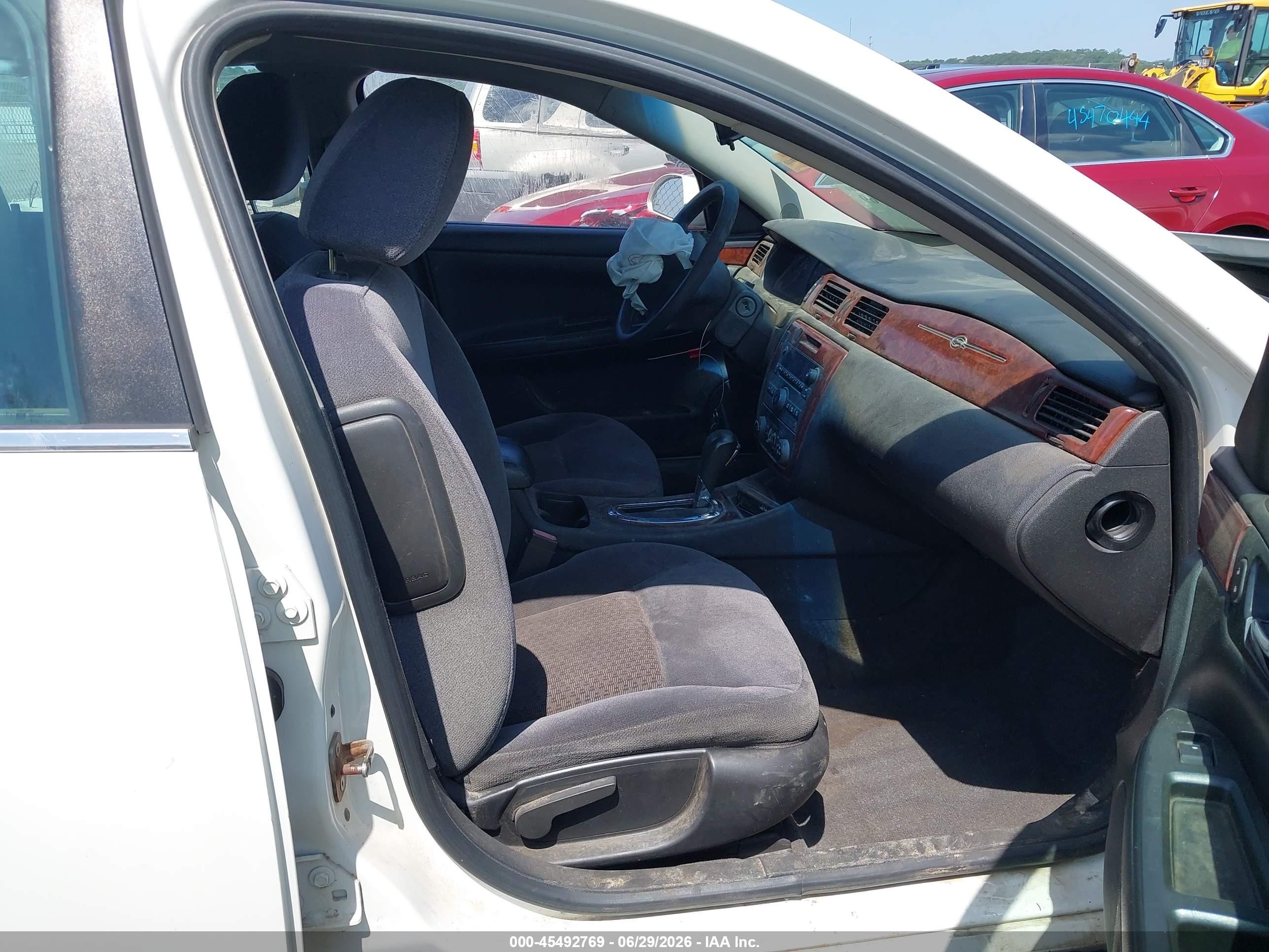 2009 Chevrolet Impala Ls White vin: 2G1WB57K391249573