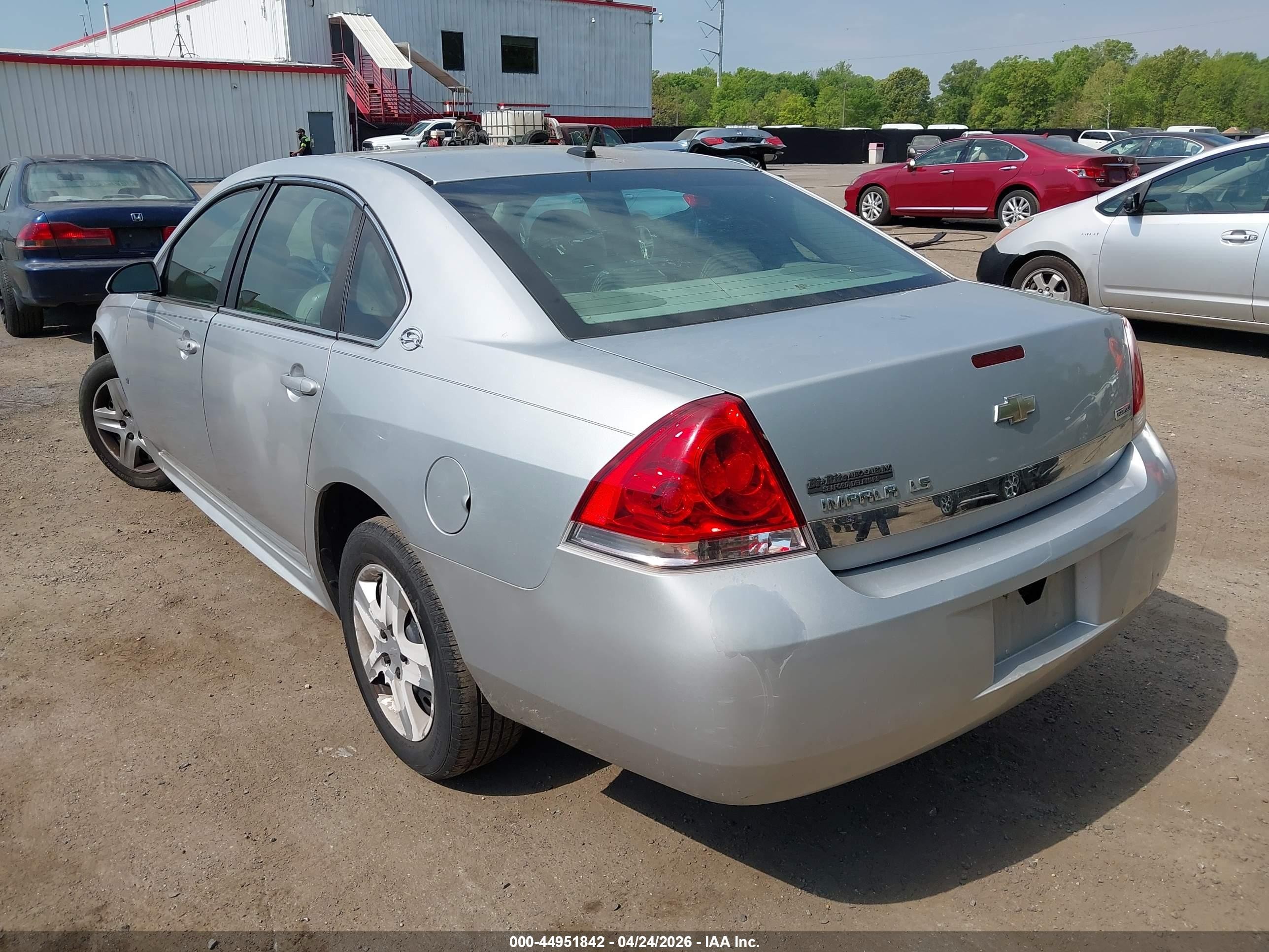 2009 Chevrolet Impala Ls Silver vin: 2G1WB57K691205423