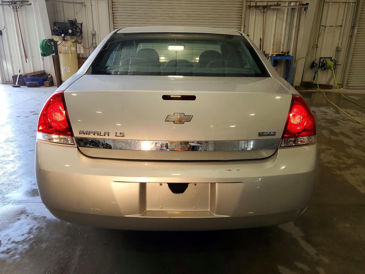 2009 Chevrolet Impala Ls Серебряный vin: 2G1WB57K891261590