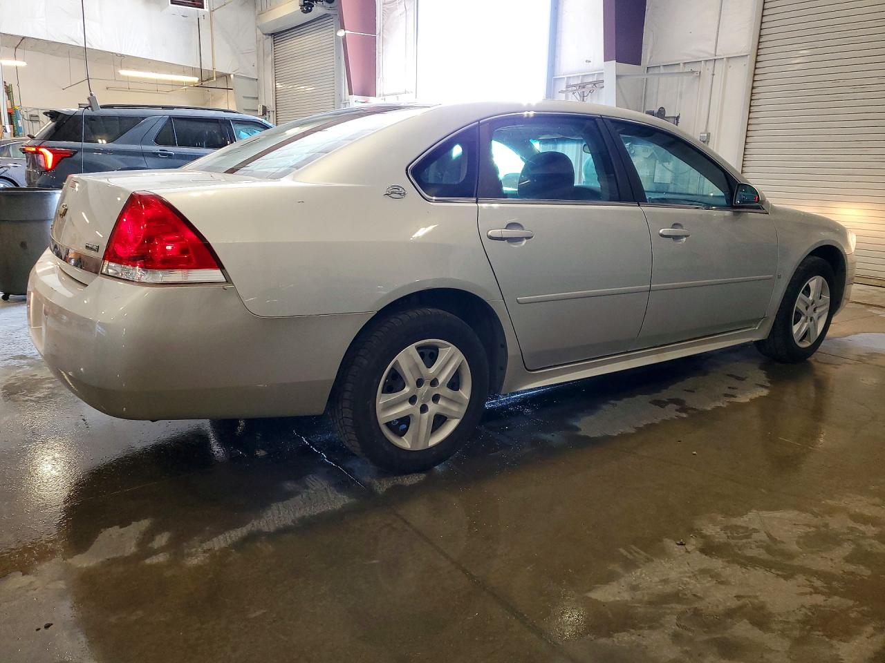2009 Chevrolet Impala Ls Серебряный vin: 2G1WB57K891261590