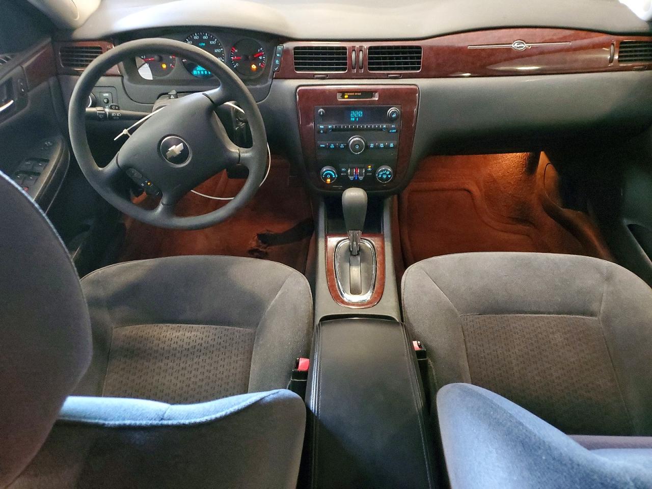 2009 Chevrolet Impala Ls Серебряный vin: 2G1WB57K891261590