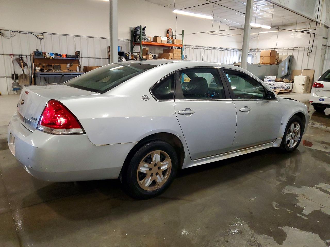2009 Chevrolet Impala Ls Silver vin: 2G1WB57K991170876