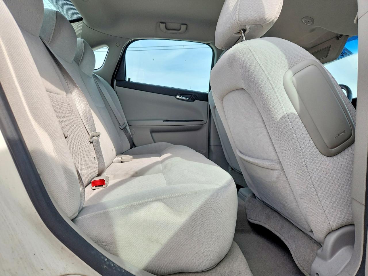 2009 Chevrolet Impala Ls White vin: 2G1WB57K991194529