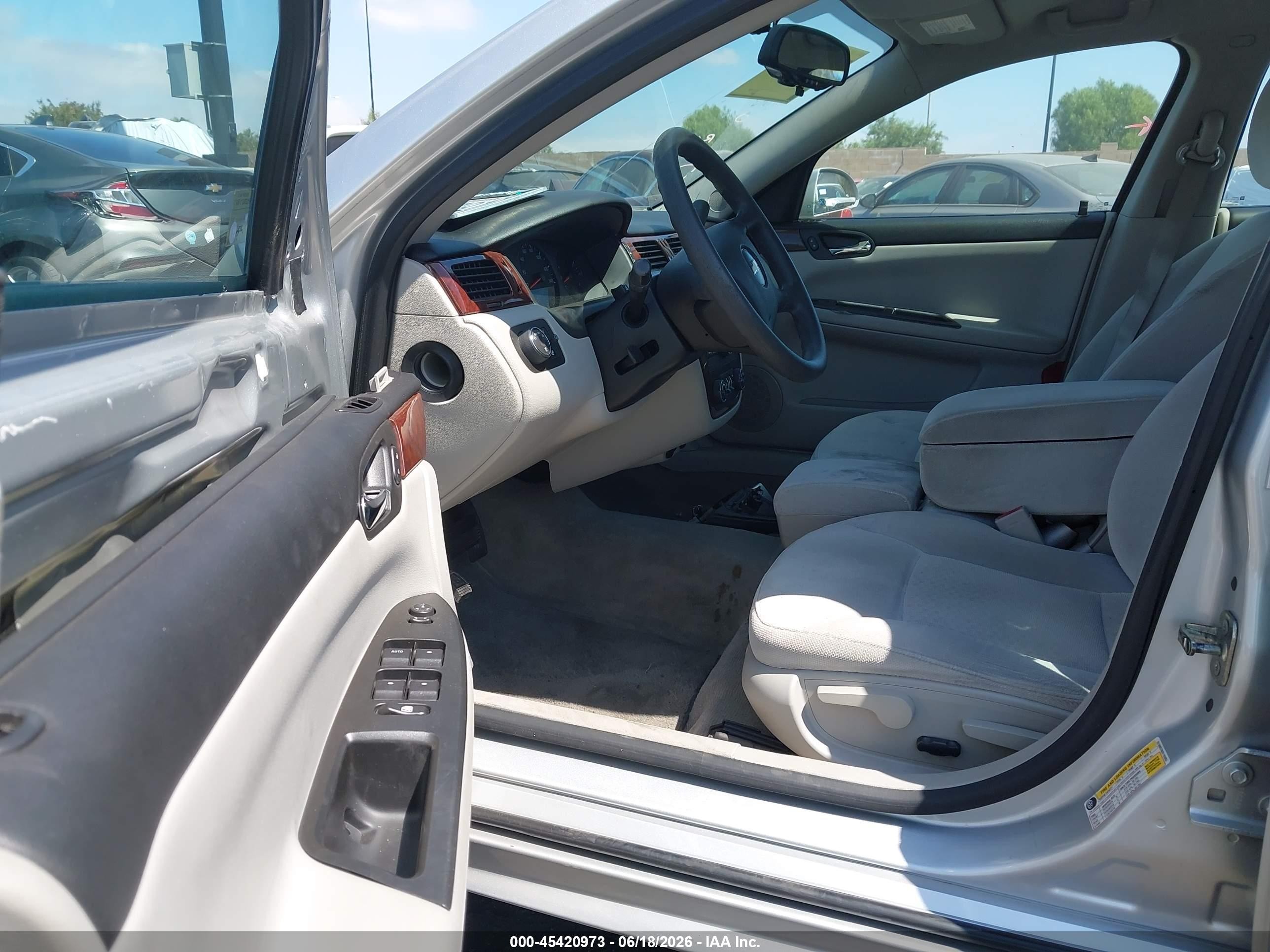 2009 Chevrolet Impala Ls Silver vin: 2G1WB57N091169853