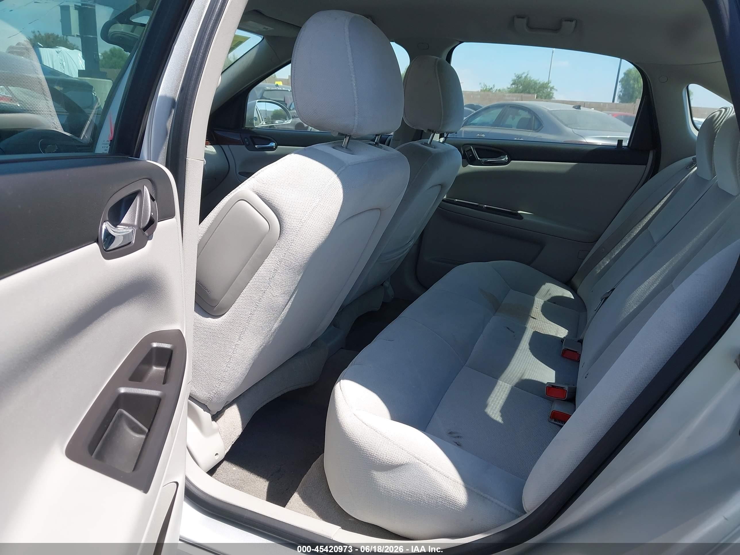 2009 Chevrolet Impala Ls Silver vin: 2G1WB57N091169853