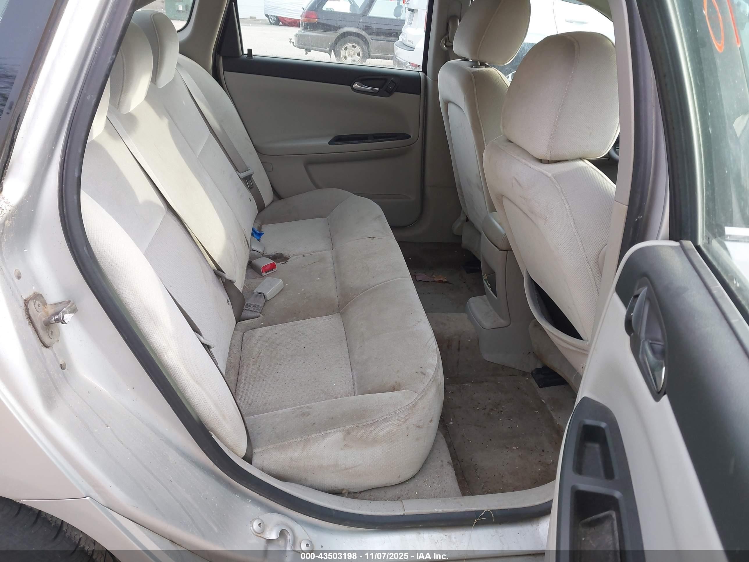 2009 Chevrolet Impala Ls Серебряный vin: 2G1WB57N791292436