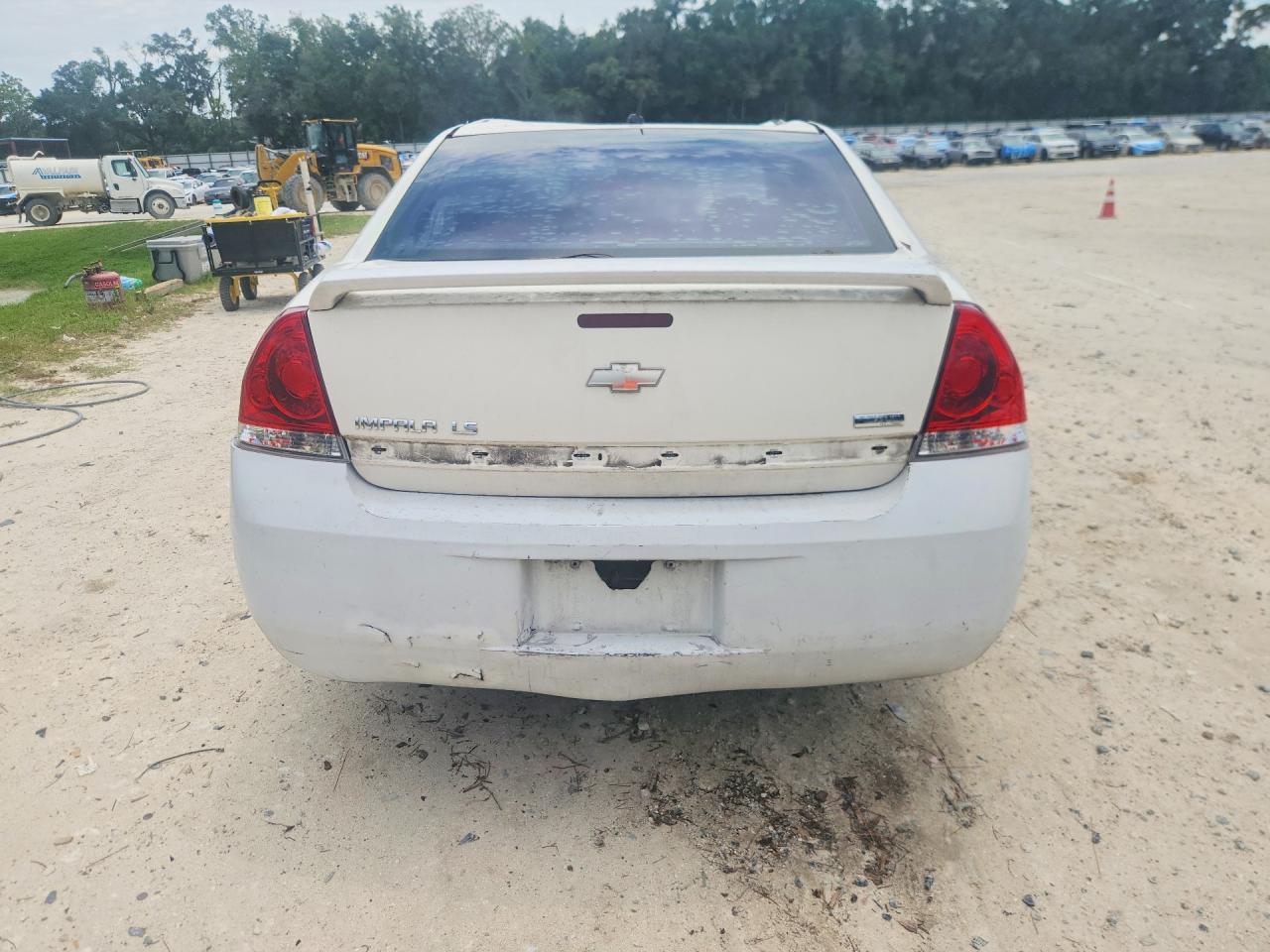 2008 Chevrolet Impala Ls White vin: 2G1WB58K089115134