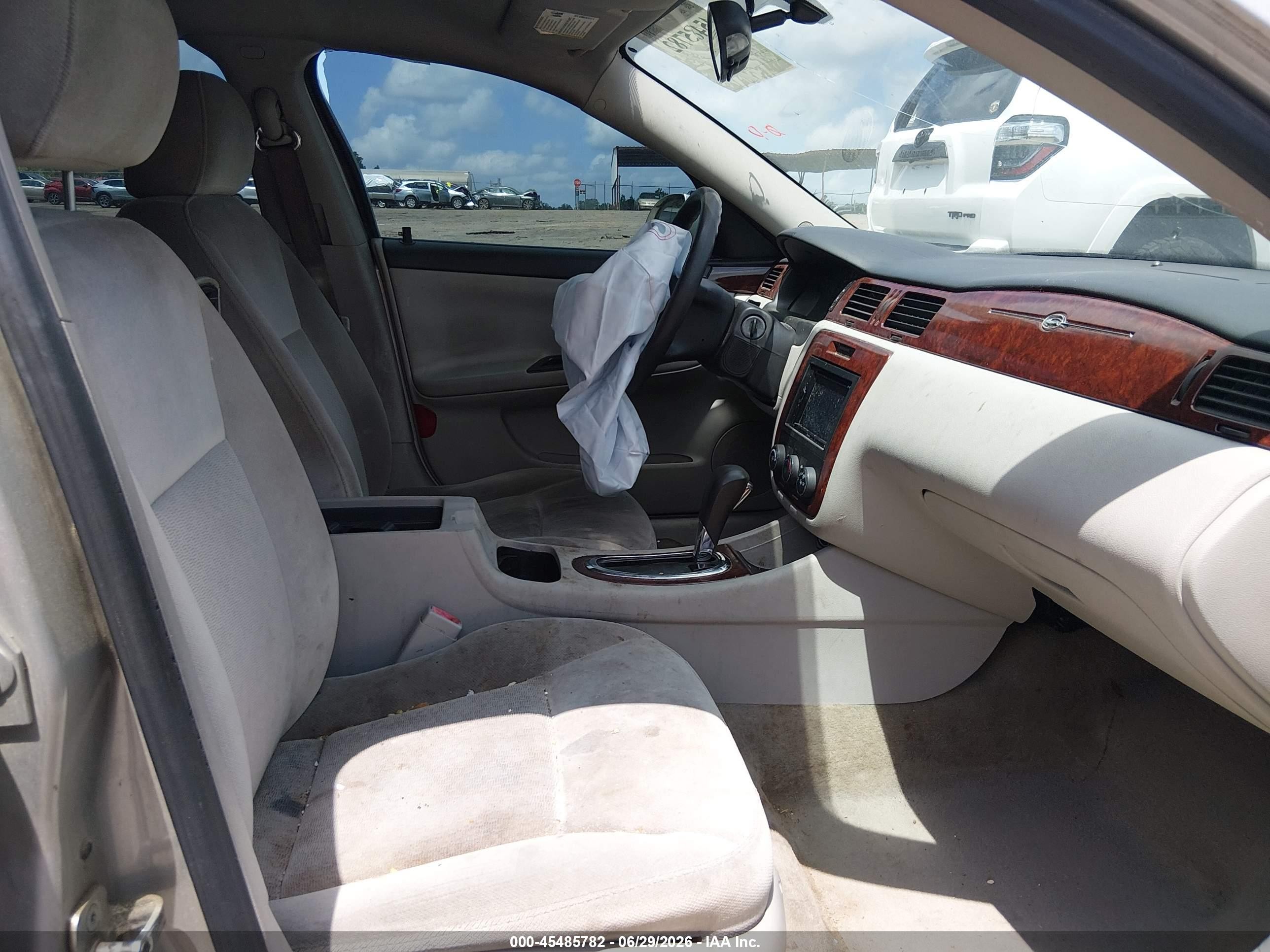 2008 Chevrolet Impala Ls Silver vin: 2G1WB58K089148568