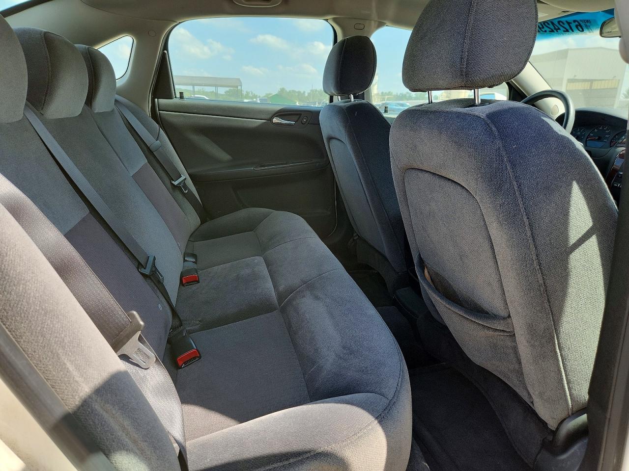 2008 Chevrolet Impala Ls White vin: 2G1WB58K281279421