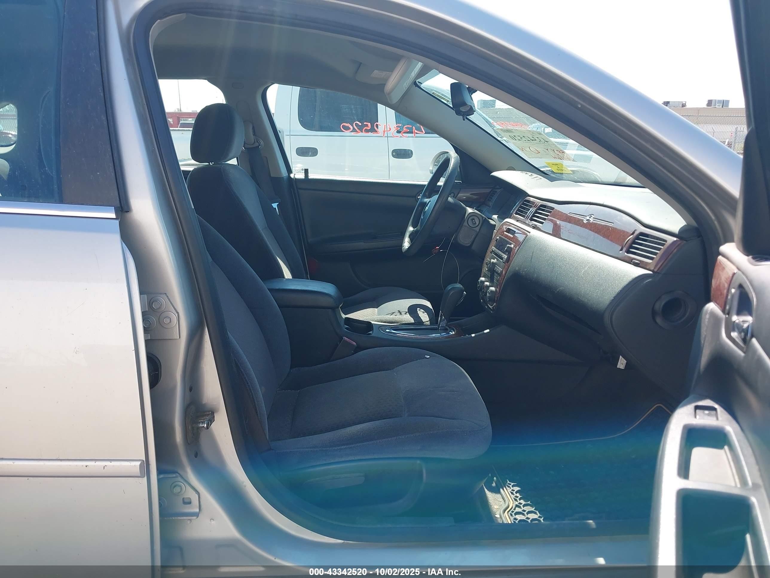 2008 Chevrolet Impala Ls Silver vin: 2G1WB58K481342521