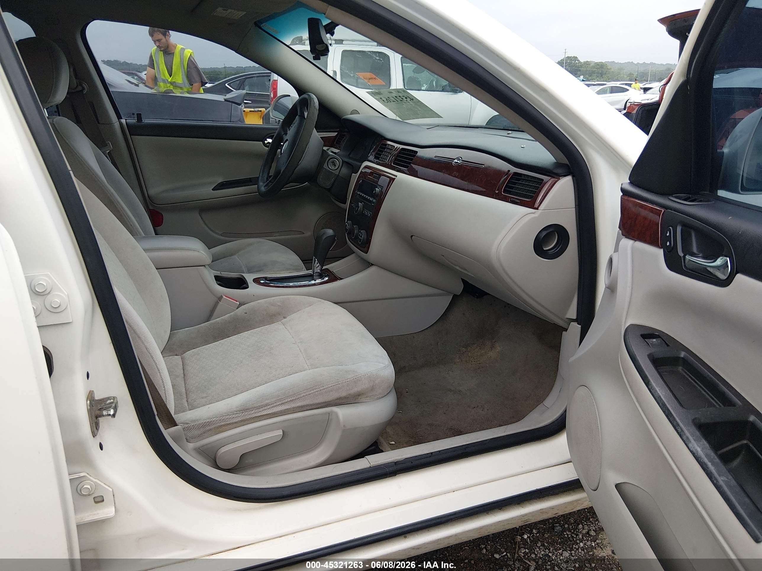 2008 Chevrolet Impala Ls White vin: 2G1WB58K781374086