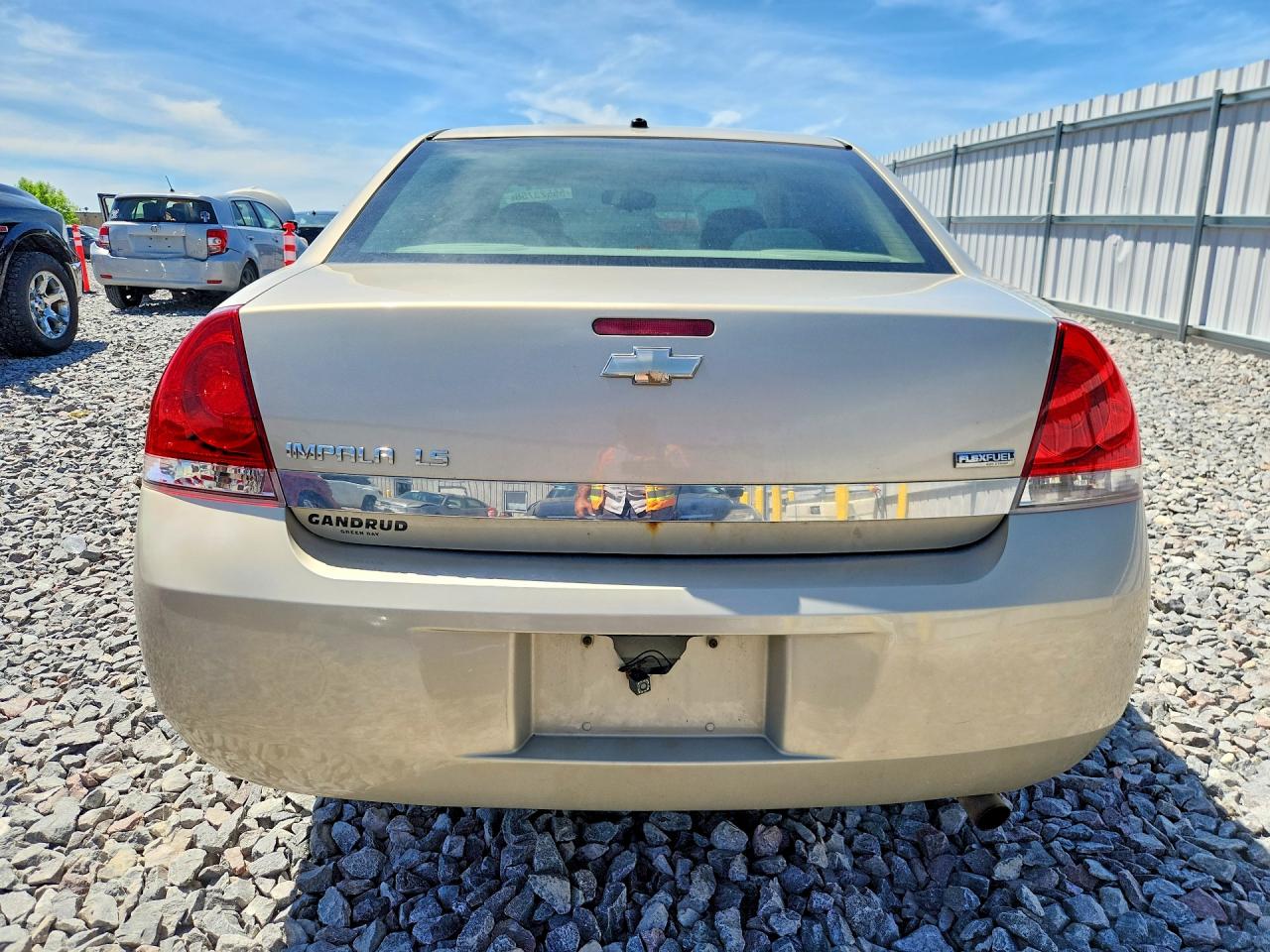 2008 Chevrolet Impala Ls Gold vin: 2G1WB58K889181558