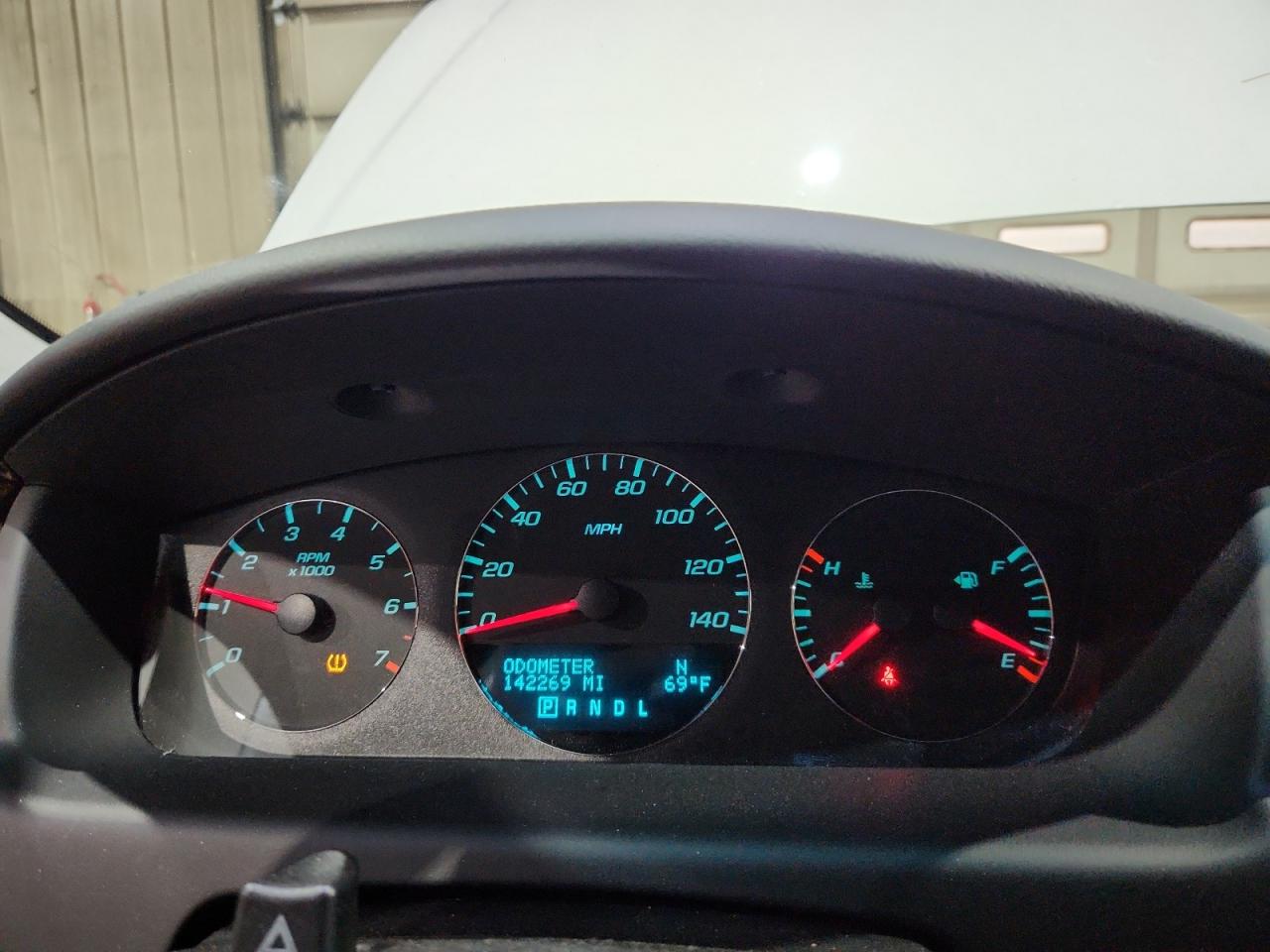 2014 Chevrolet Impala Limited Lt White vin: 2G1WB5E30E1132510 Damage: Warning - Tire Pressure, On, Unacceptable