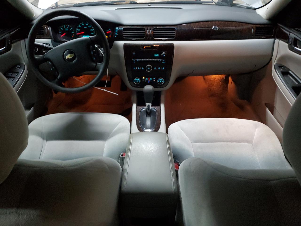 2015 Chevrolet Impala Limited Lt Серебряный vin: 2G1WB5E31F1118410