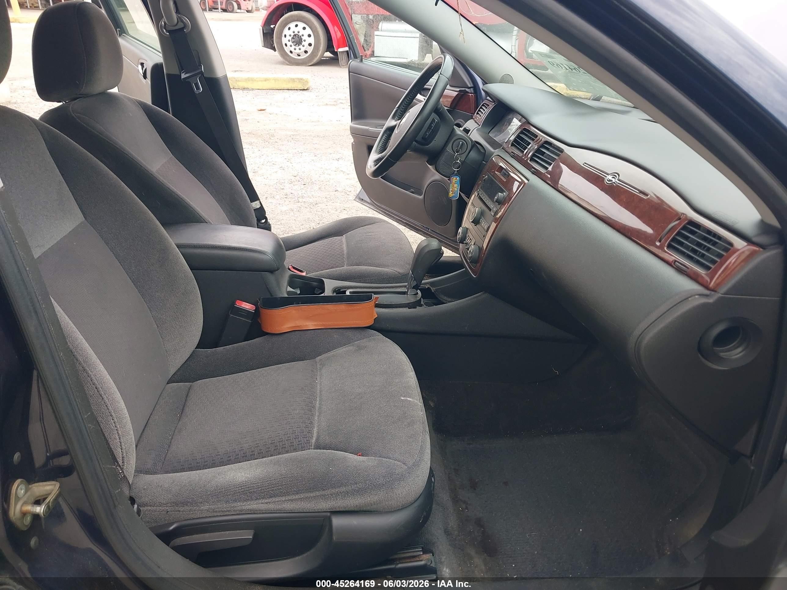 2010 Chevrolet Impala Lt Blue vin: 2G1WB5EK1A1199084