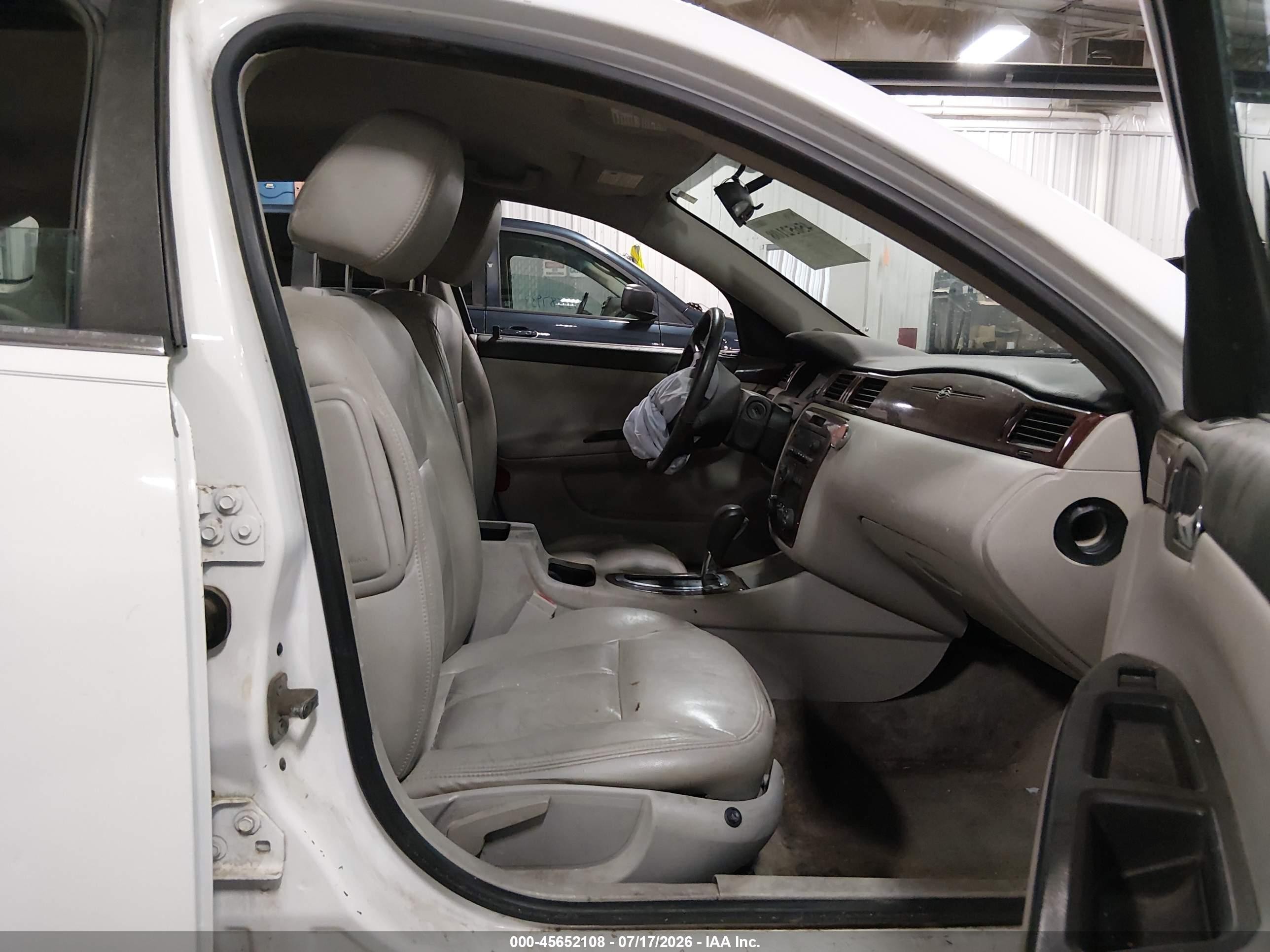 2010 Chevrolet Impala Lt White vin: 2G1WB5EK4A1111113