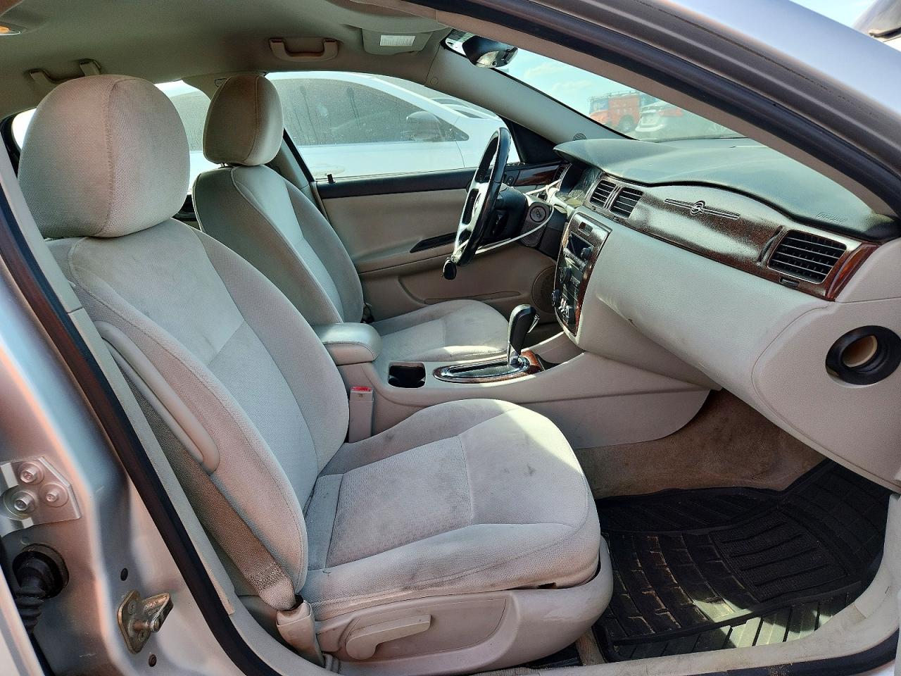 2010 Chevrolet Impala Lt Серебряный vin: 2G1WB5EK7A1103426