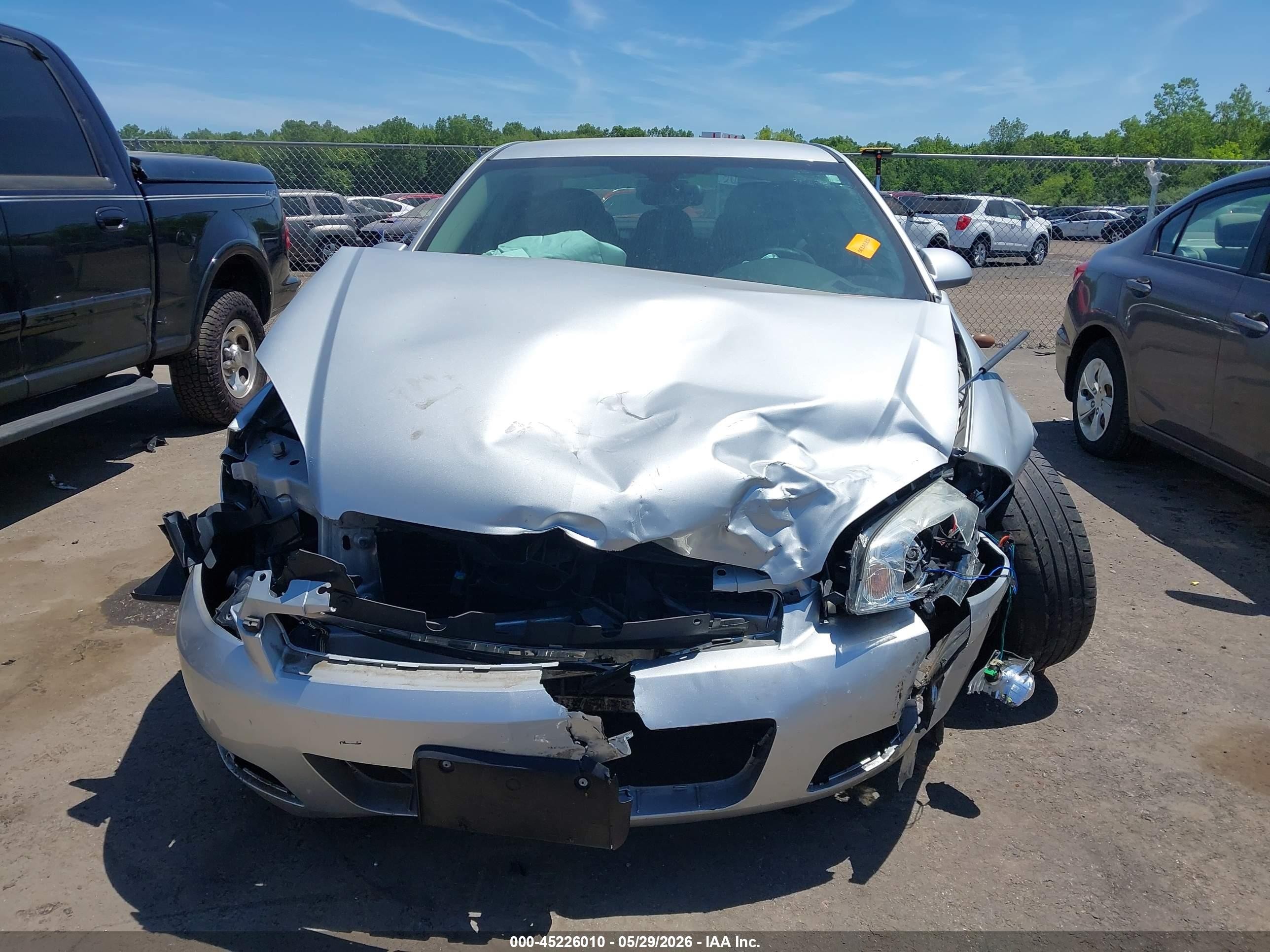 2010 Chevrolet Impala Lt Silver vin: 2G1WB5EK7A1138385