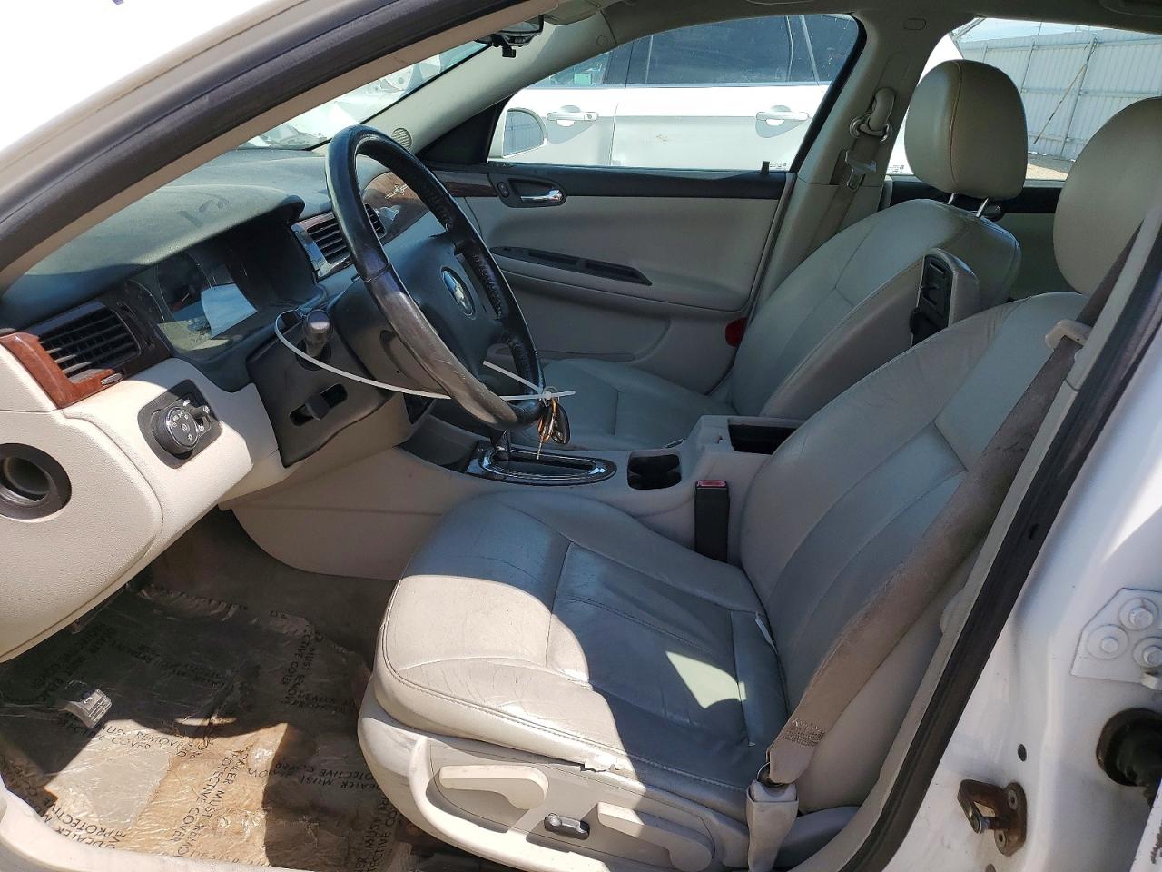 2010 Chevrolet Impala Lt Белый vin: 2G1WB5EK7A1205499