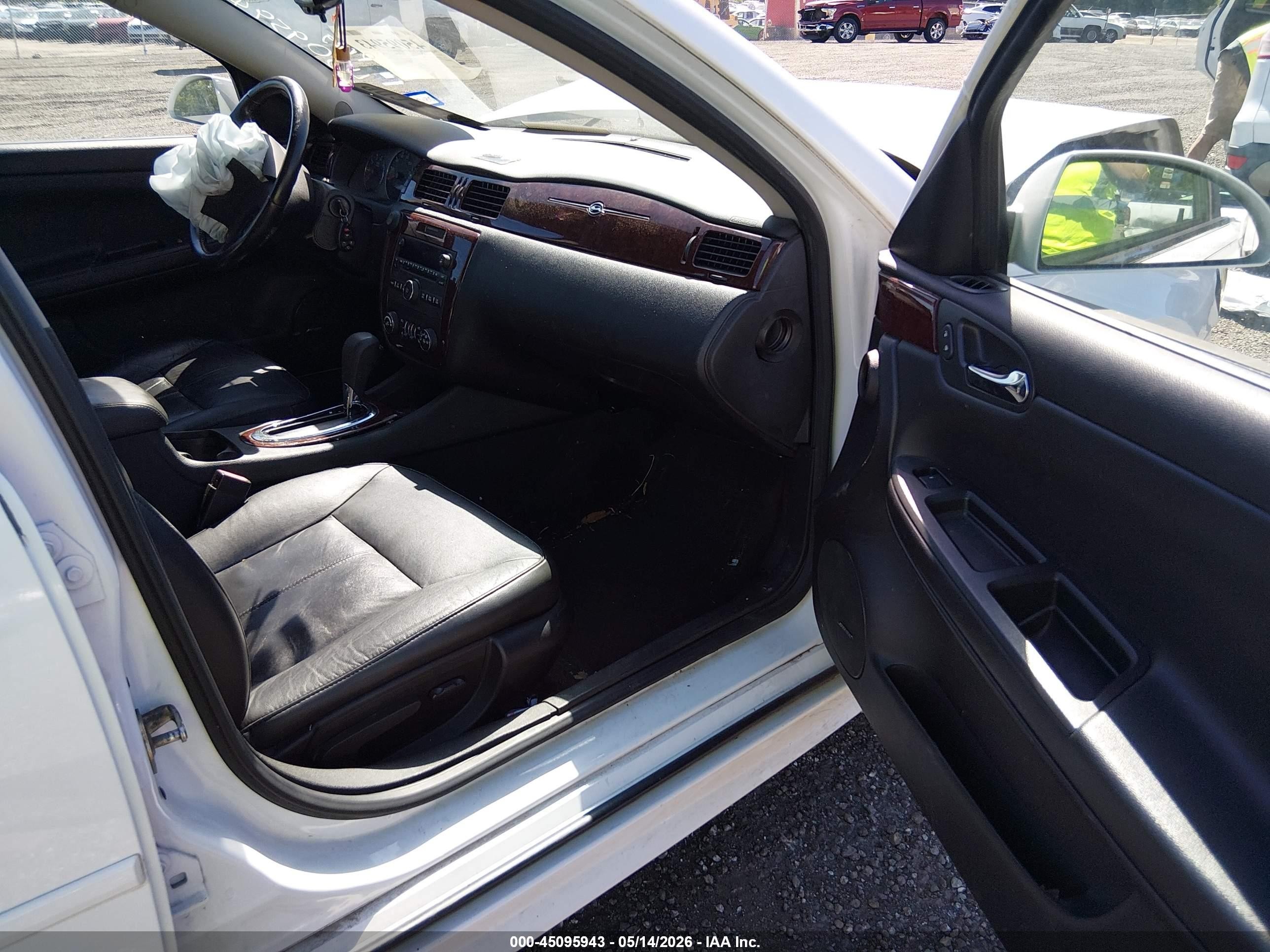 2010 Chevrolet Impala Lt White vin: 2G1WB5EK7A1224344