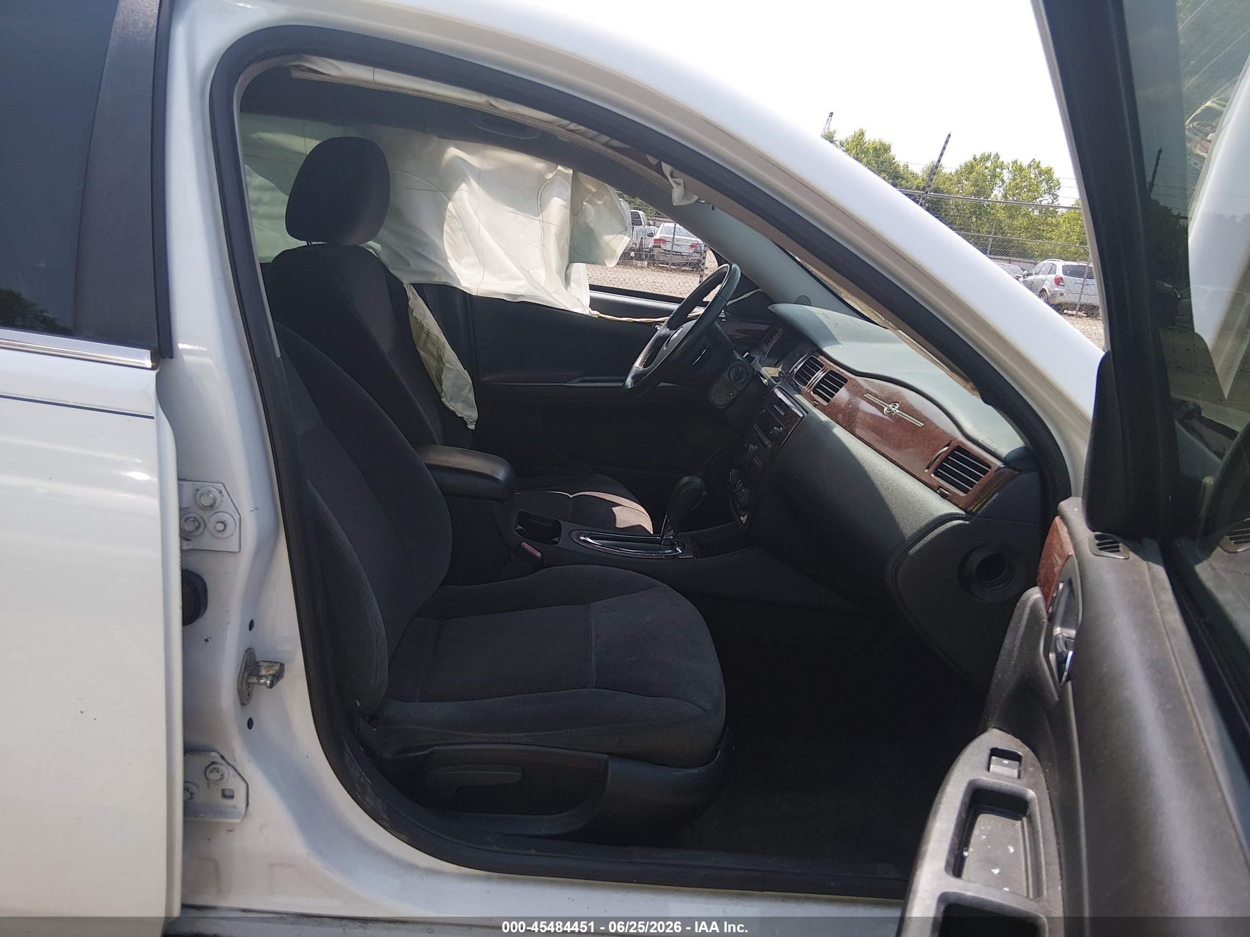 2010 Chevrolet Impala Lt White vin: 2G1WB5EK8A1168639