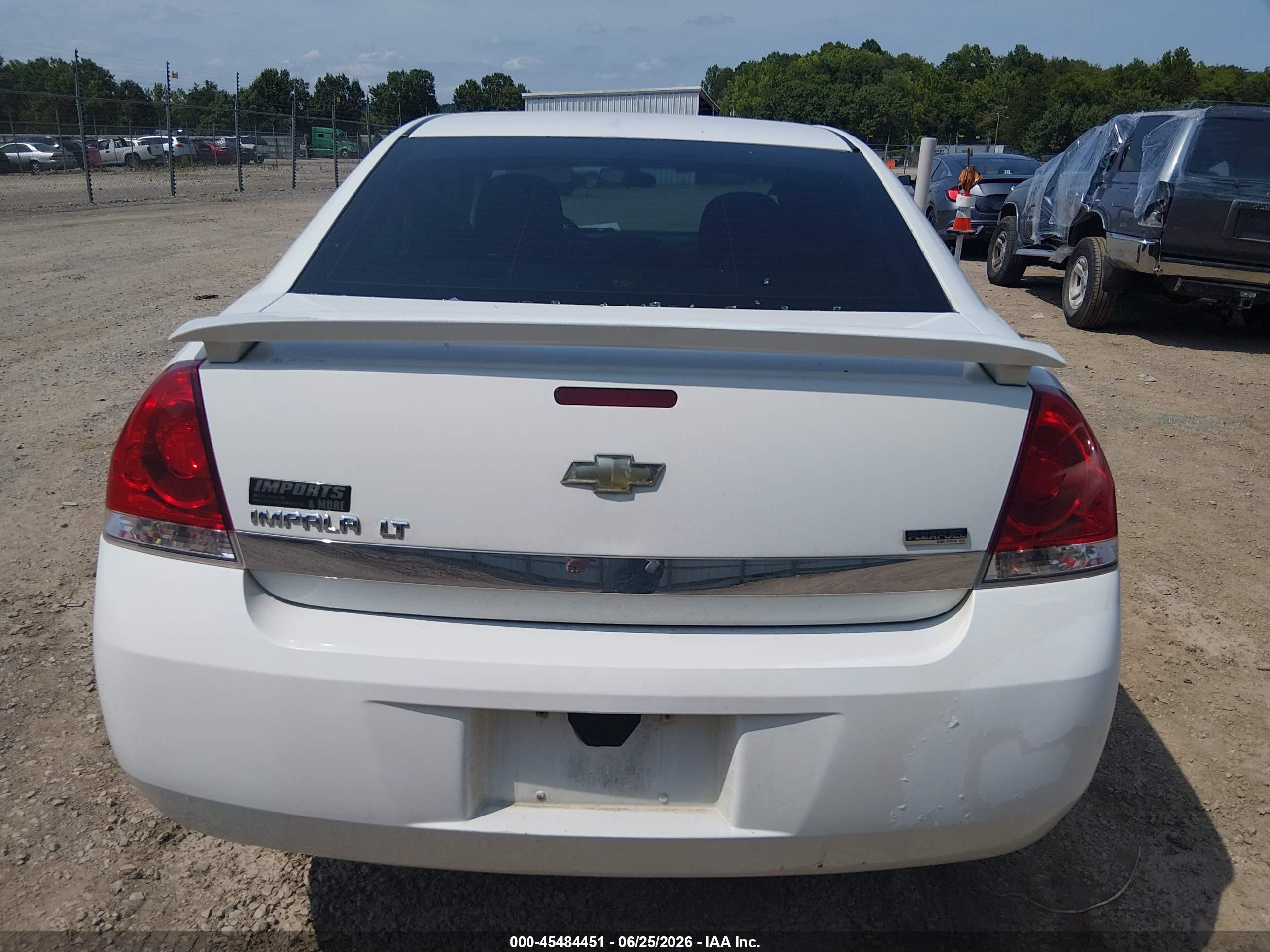 2010 Chevrolet Impala Lt White vin: 2G1WB5EK8A1168639
