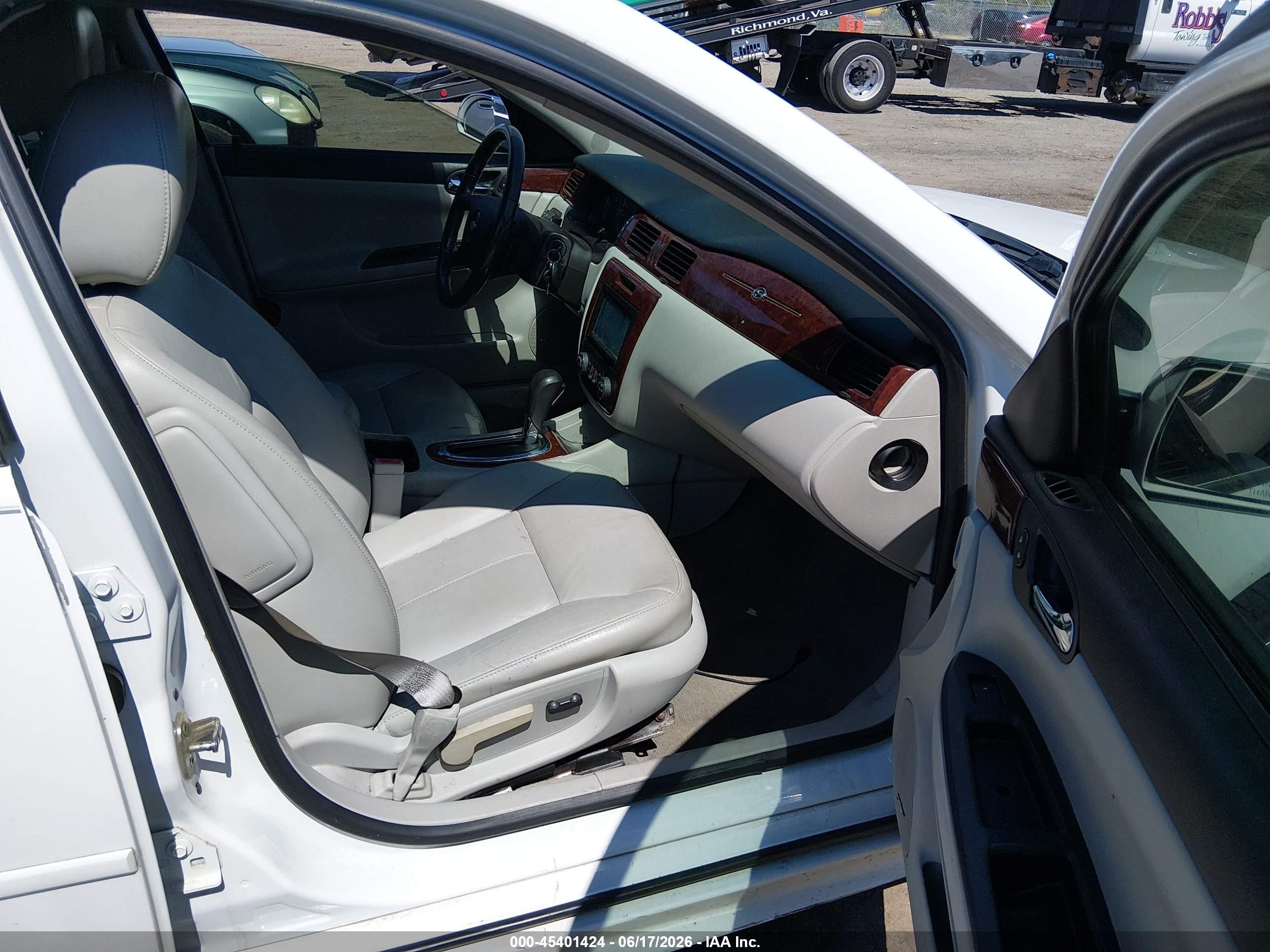 2010 Chevrolet Impala Lt White vin: 2G1WB5EKXA1137926