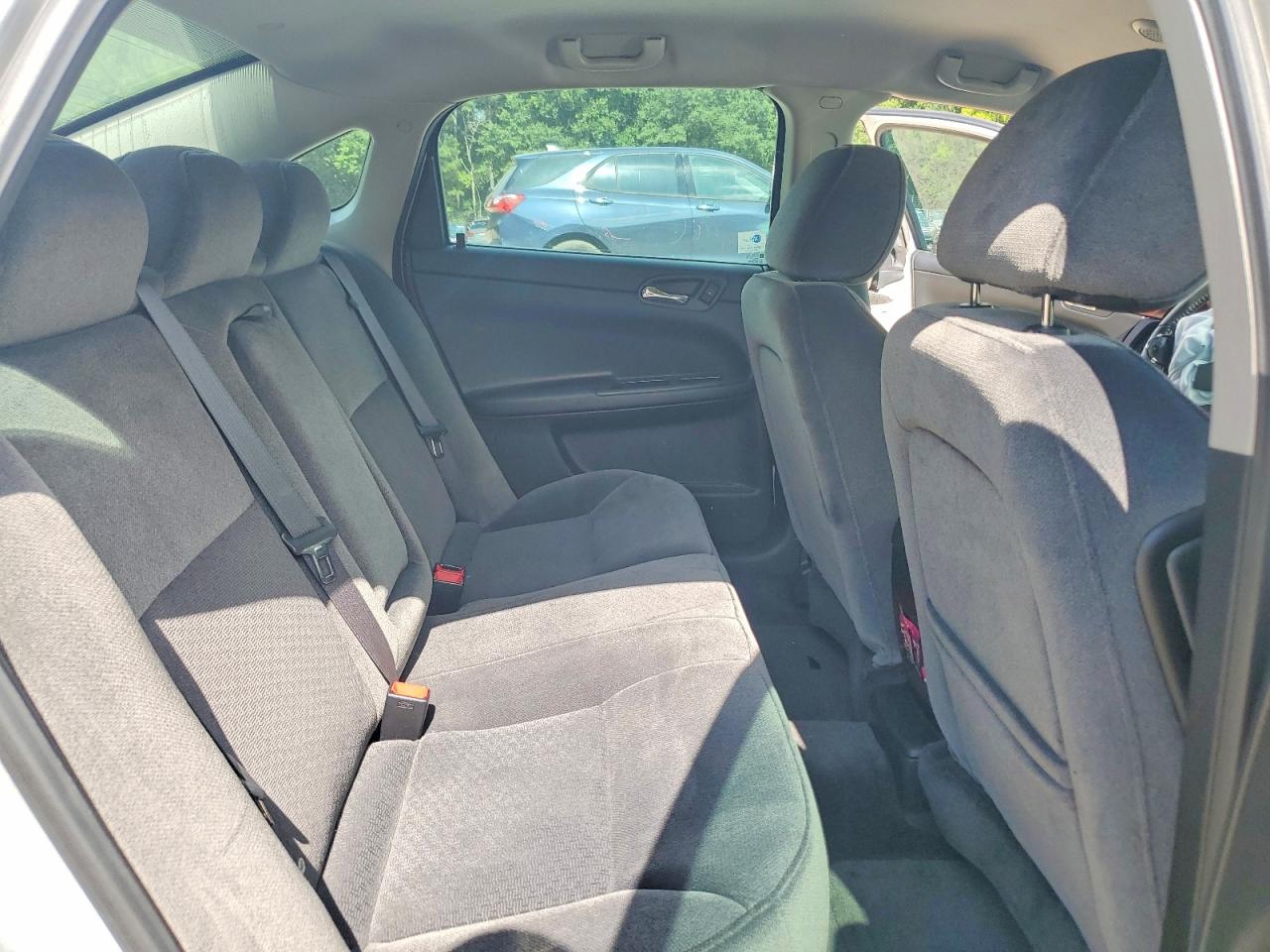 2010 Chevrolet Impala Lt Серебряный vin: 2G1WB5EN4A1185612