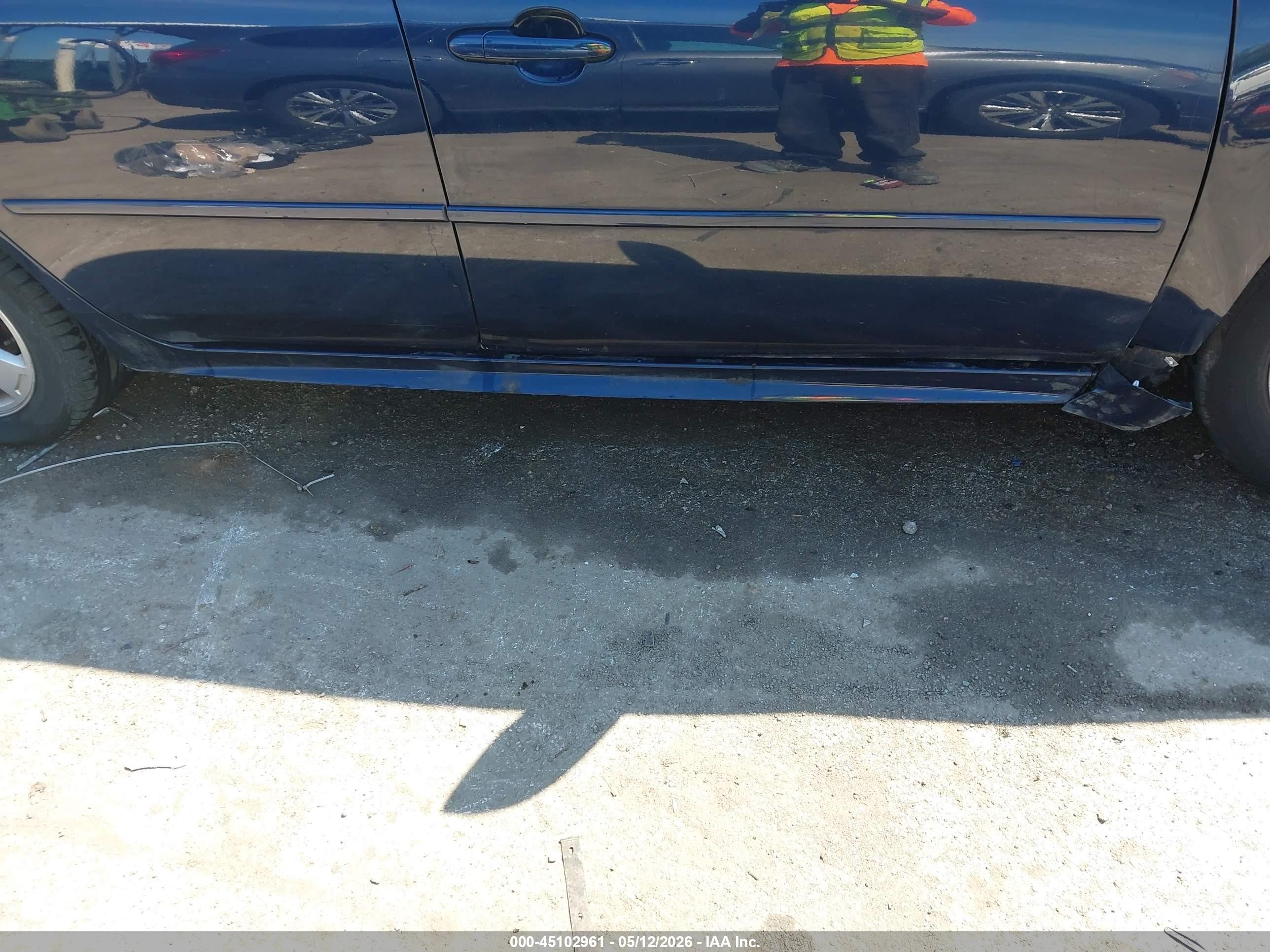 2010 Chevrolet Impala Lt Blue vin: 2G1WB5EN5A1217807