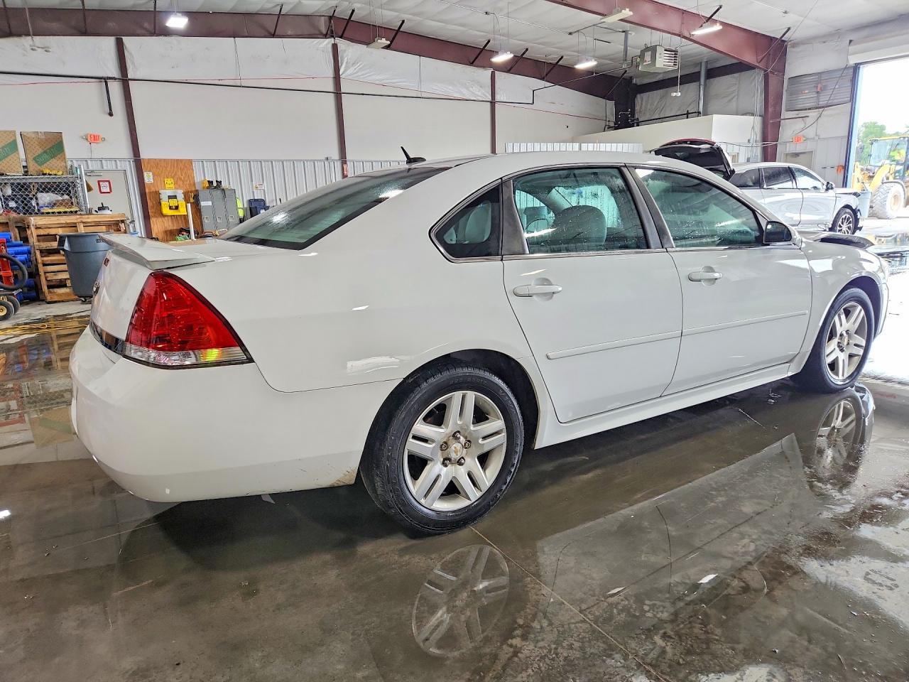 2010 Chevrolet Impala Lt White vin: 2G1WB5EN7A1258360