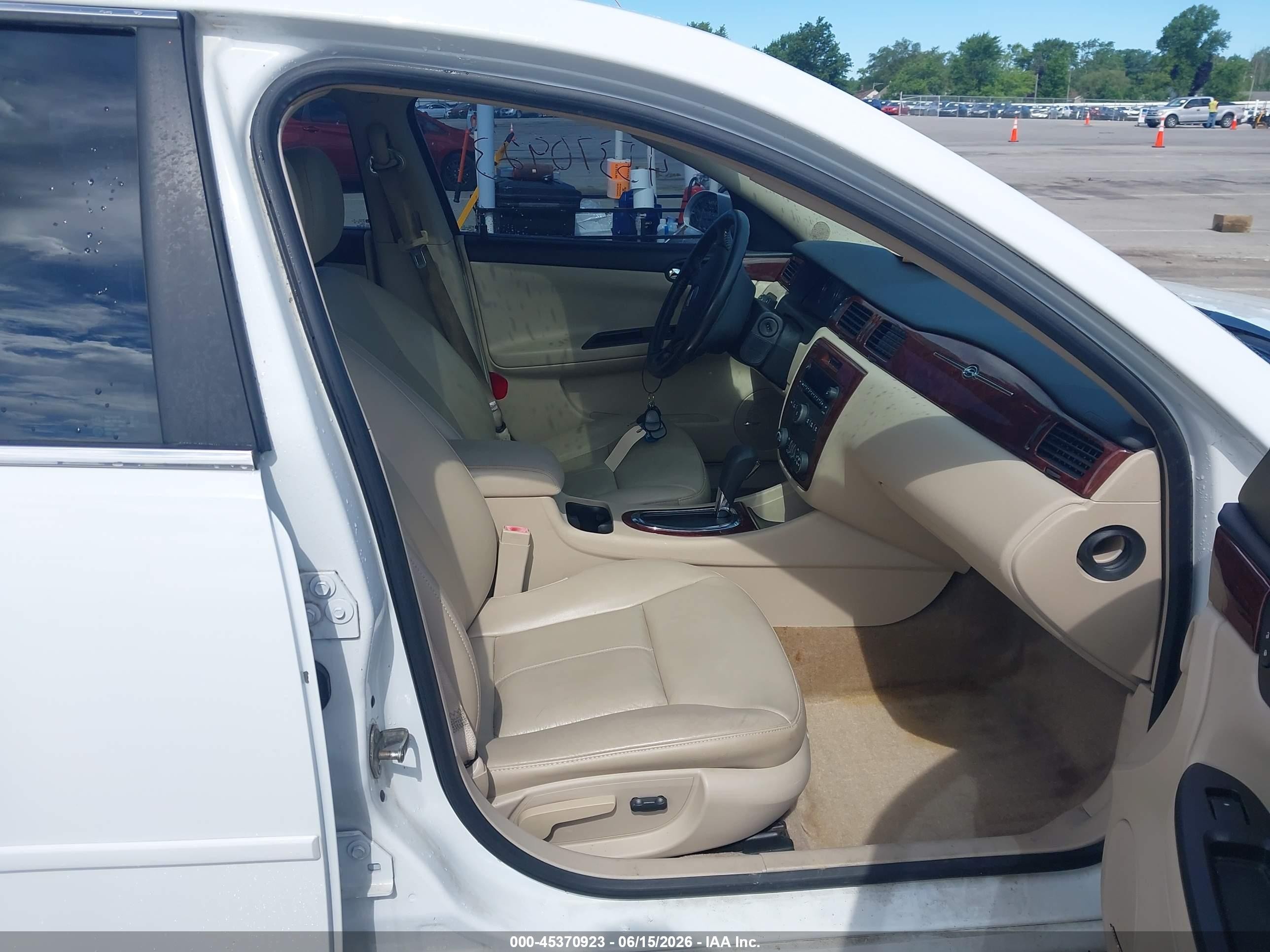 2010 Chevrolet Impala Lt White vin: 2G1WB5EN8A1186567