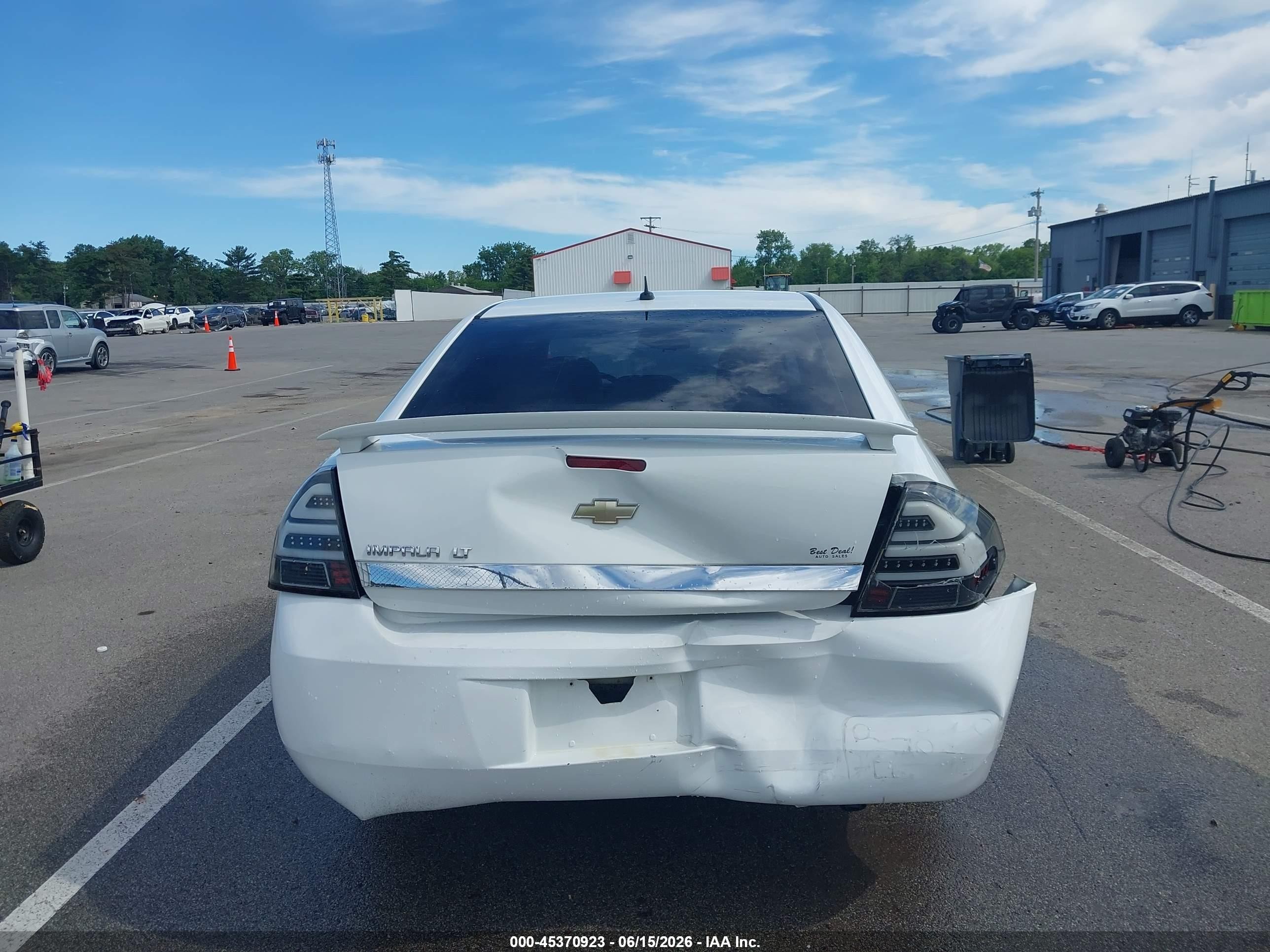 2010 Chevrolet Impala Lt White vin: 2G1WB5EN8A1186567
