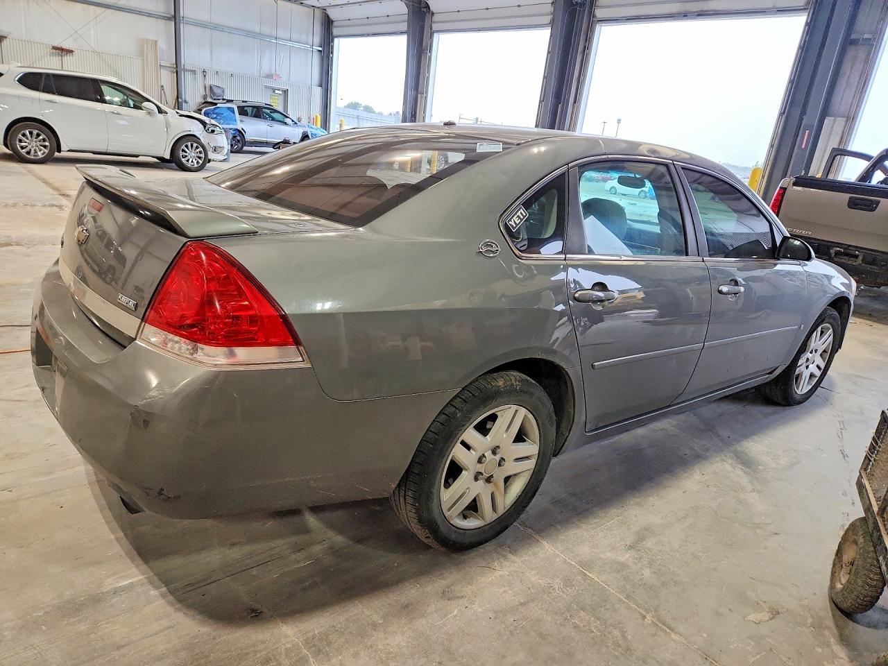 2008 Chevrolet Impala Gray vin: 2G1WC583381202109