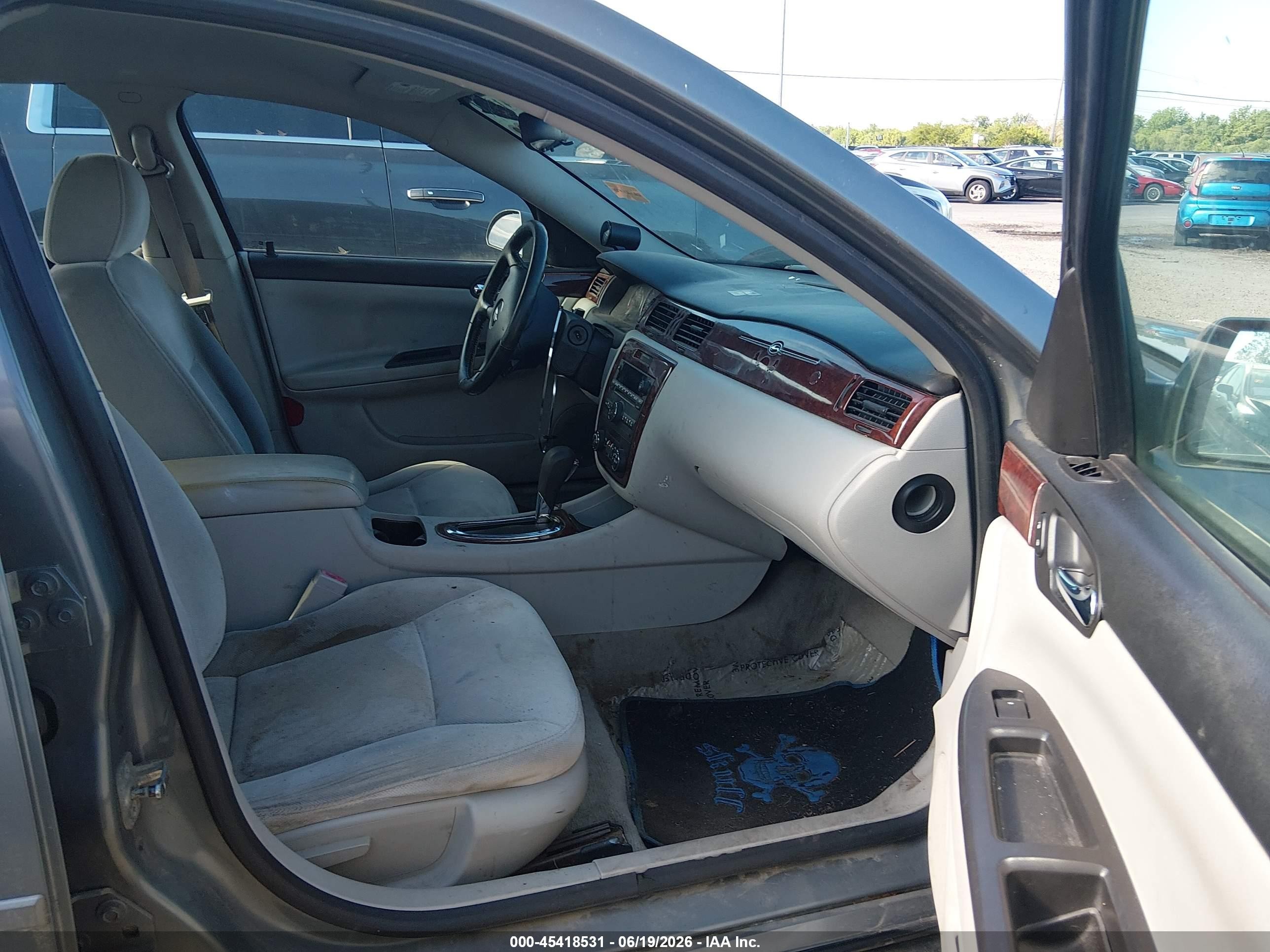 2008 Chevrolet Impala Lt Серый vin: 2G1WC583781229636