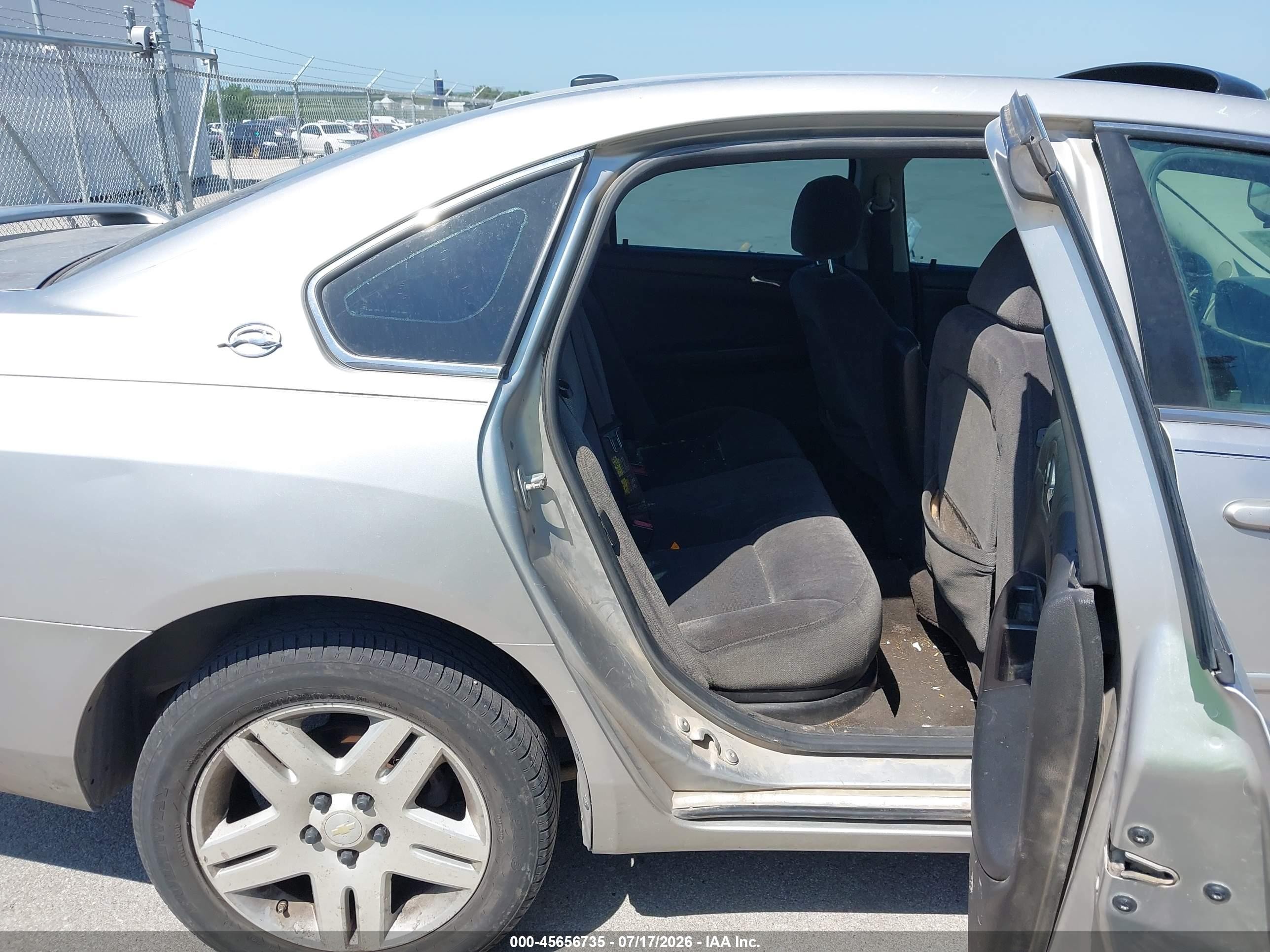 2007 Chevrolet Impala 3.9l Lt Серебряный vin: 2G1WC58R979120745