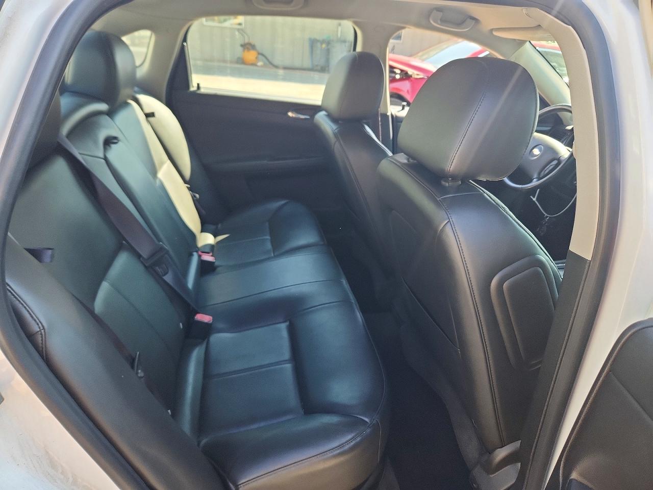 2014 Chevrolet Impala Limited Ltz White vin: 2G1WC5E30E1122265