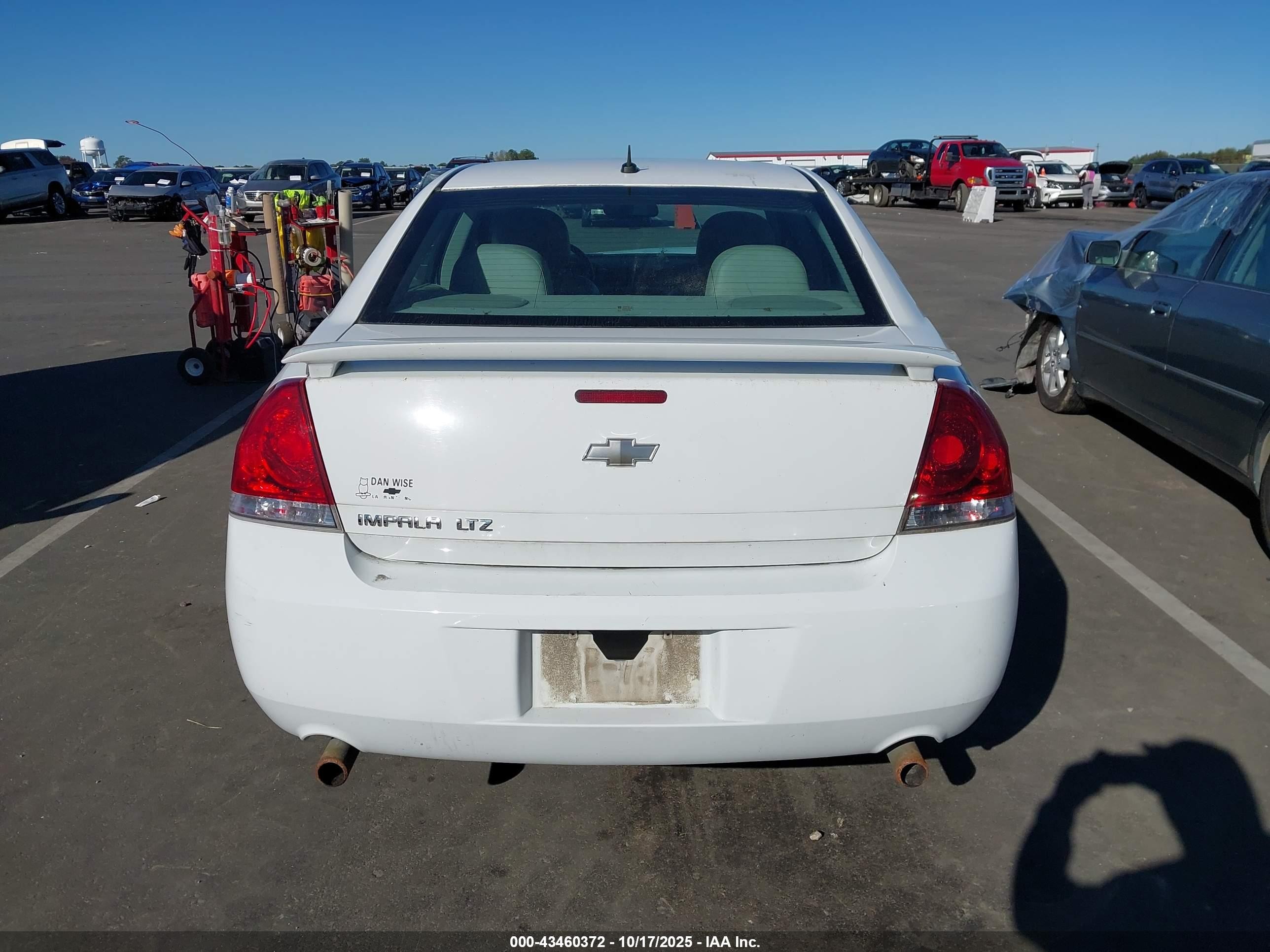2012 Chevrolet Impala Ltz White vin: 2G1WC5E36C1292725