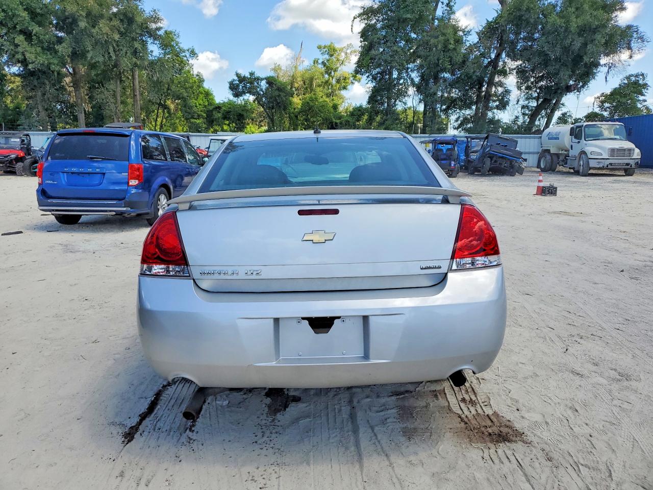 2014 Chevrolet Impala Limited Ltz Silver vin: 2G1WC5E37E1158891