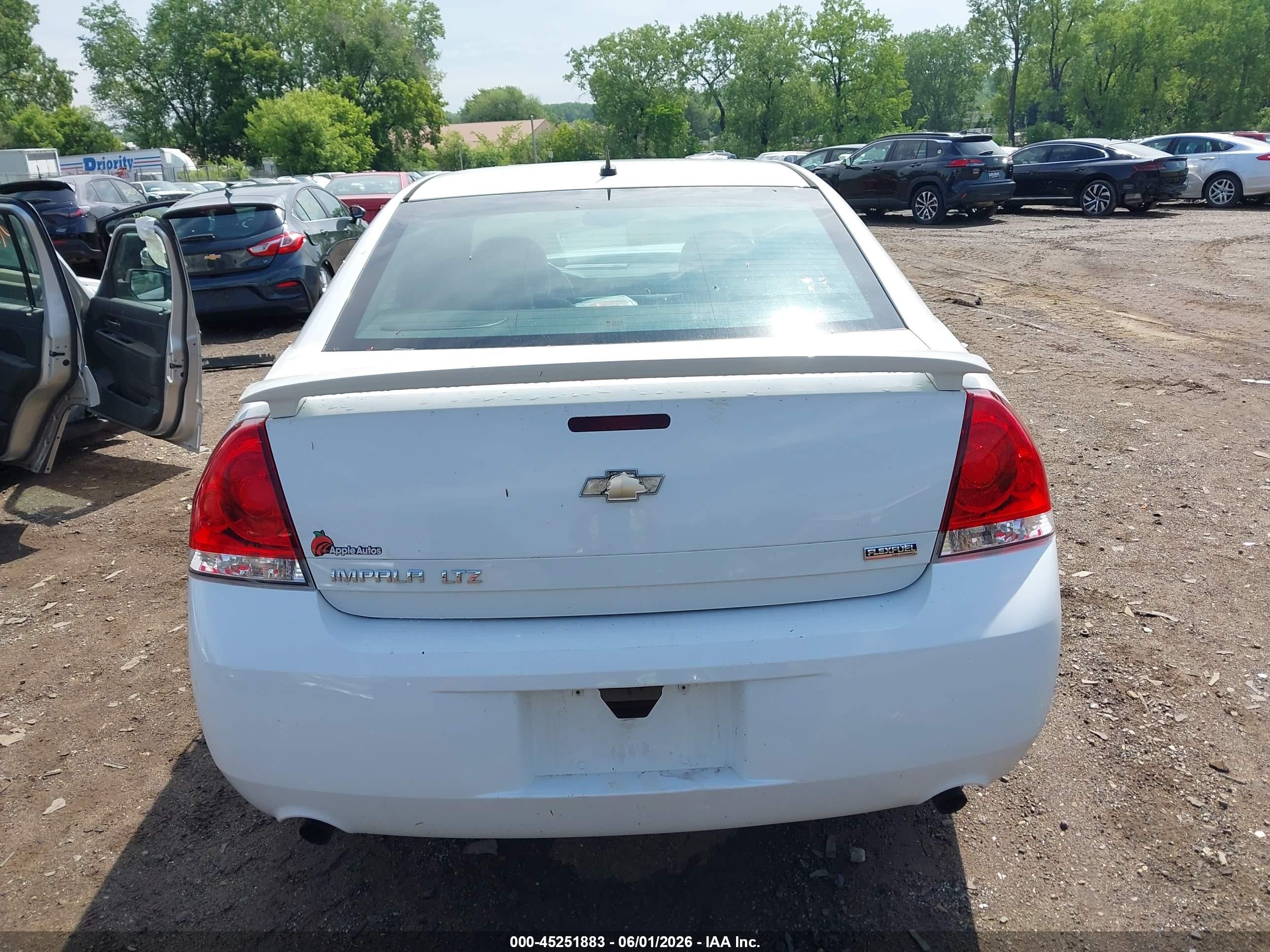 2012 Chevrolet Impala Ltz White vin: 2G1WC5E38C1195624