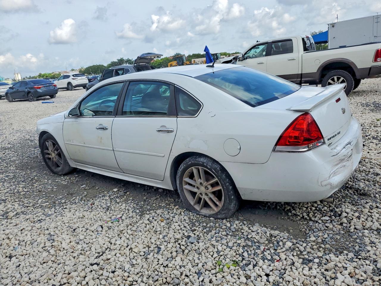 2013 Chevrolet Impala Ltz Белый vin: 2G1WC5E38D1219115